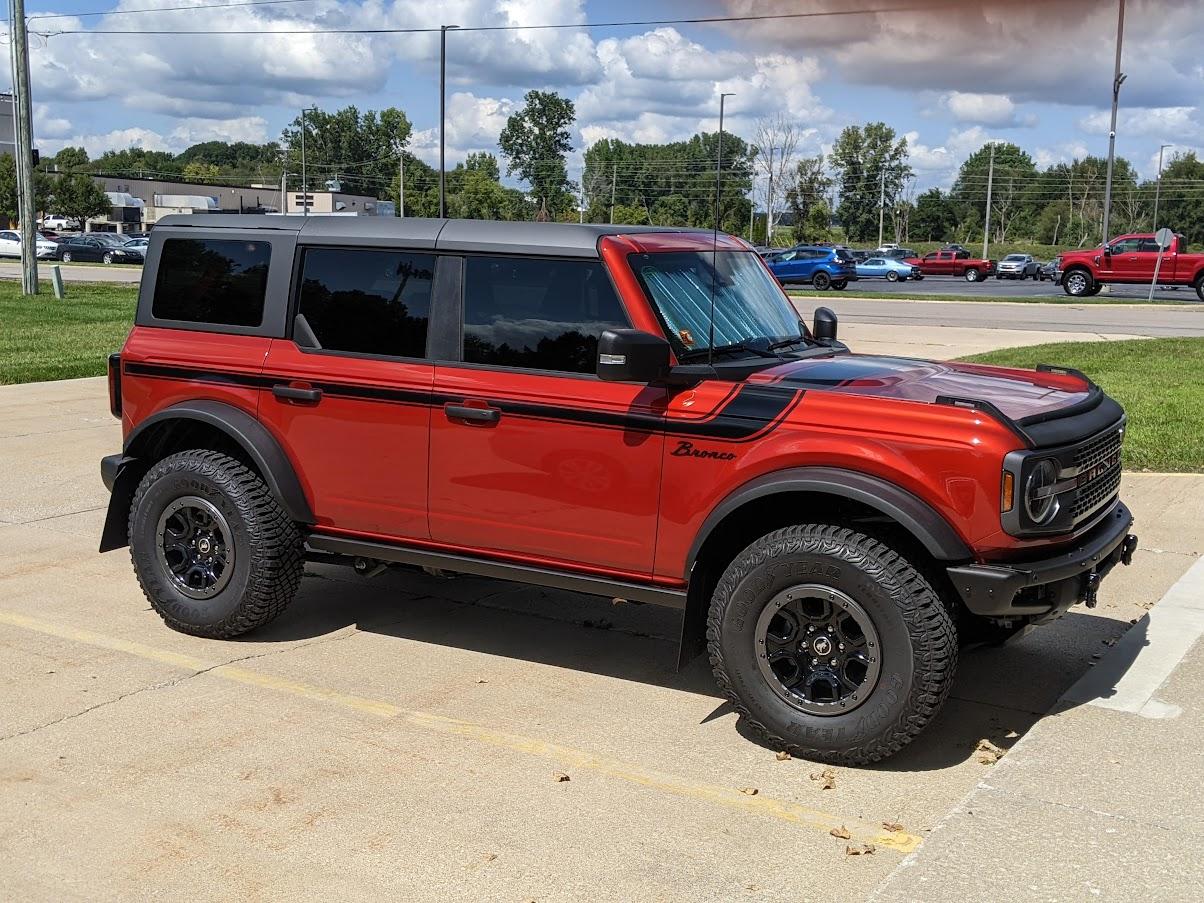 Ford Bronco HOT PEPPER RED Bronco Club Rokblokz 4