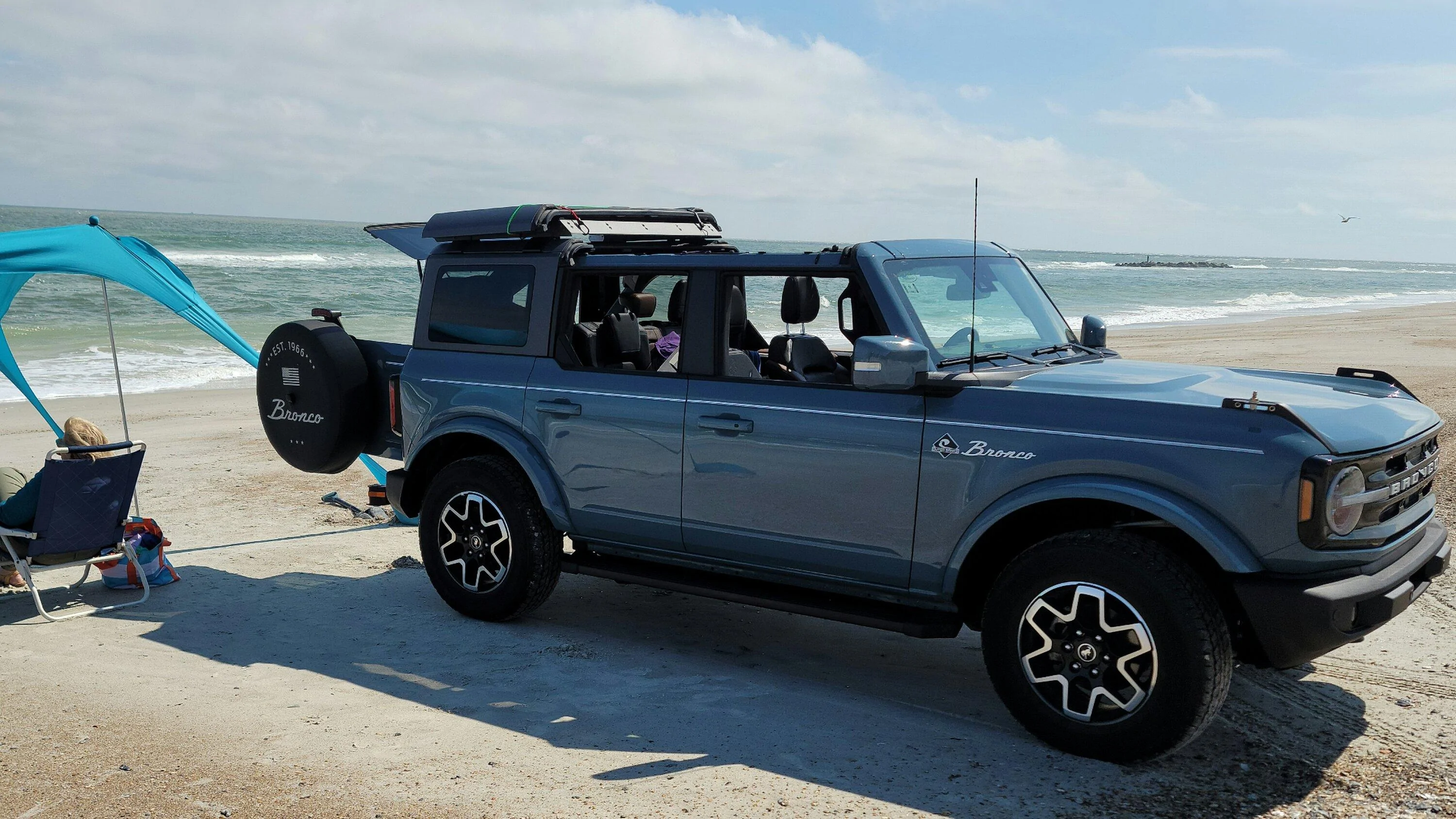 Ford Bronco Stowing Mid-panel On TrailRax While Driving 20221010_131345