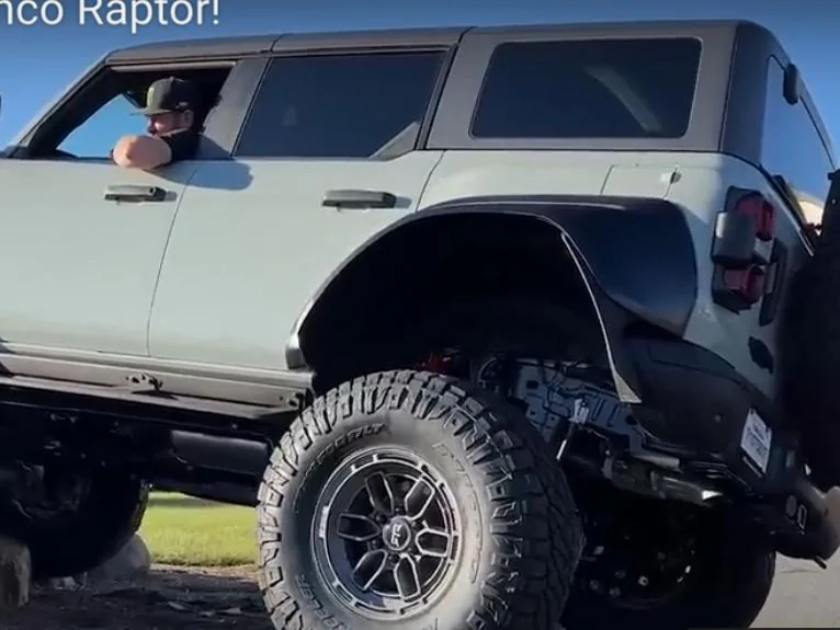Ford Bronco Vaughn Gittin Jr. buys a Bronco Raptor 703A4852-1447-4632-A12E-82305E288F58