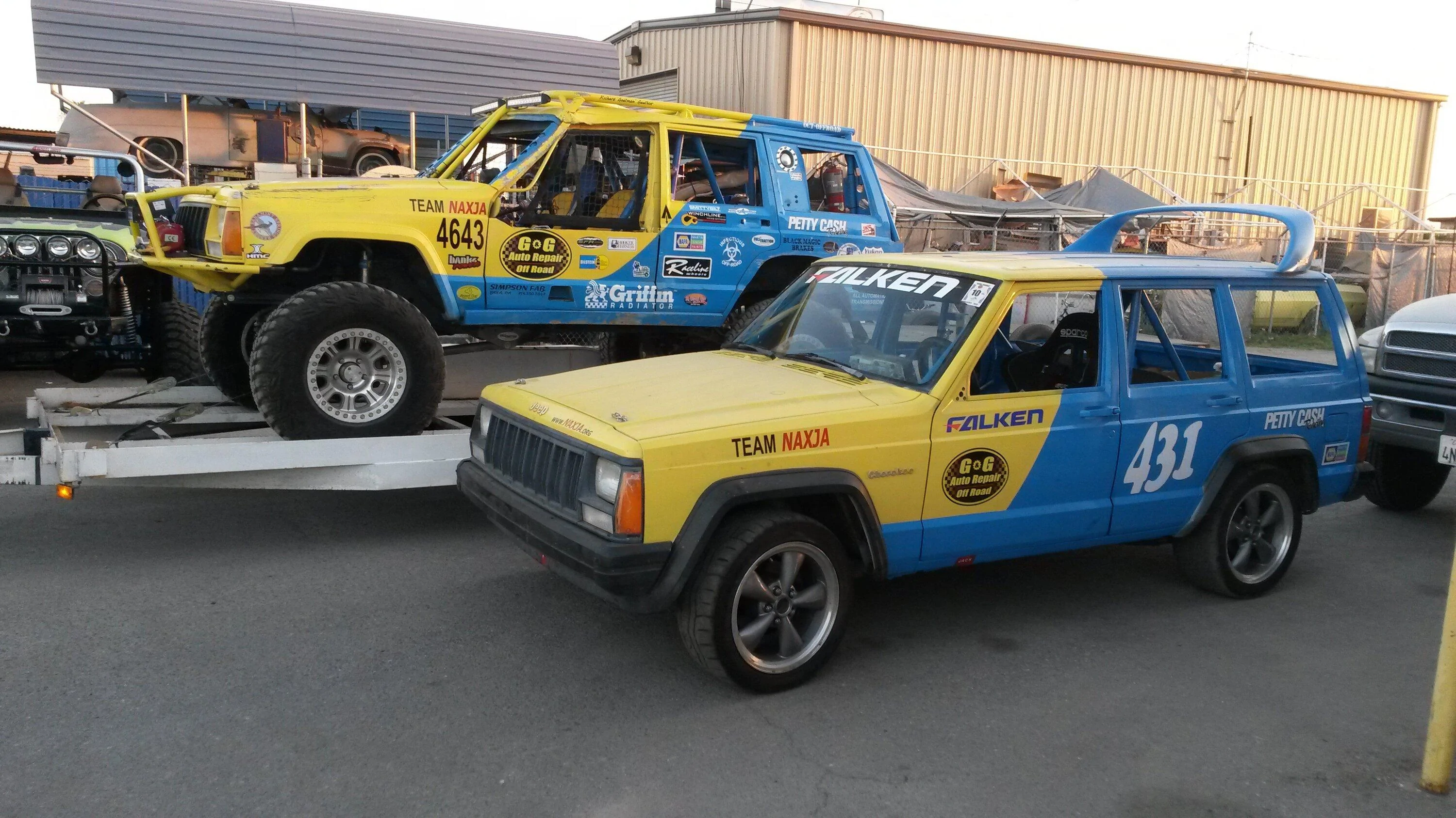Ford Bronco Jeep XJ Comparison 20130811_193540