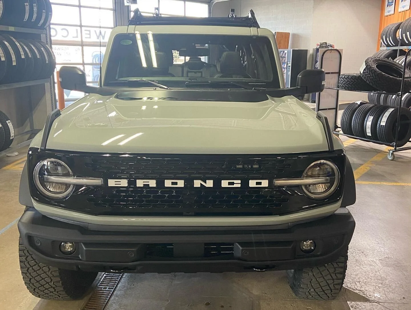 Ford Bronco CACTUS GRAY Bronco Club 45092C42-A732-4E5A-A21C-476DF125CF3F