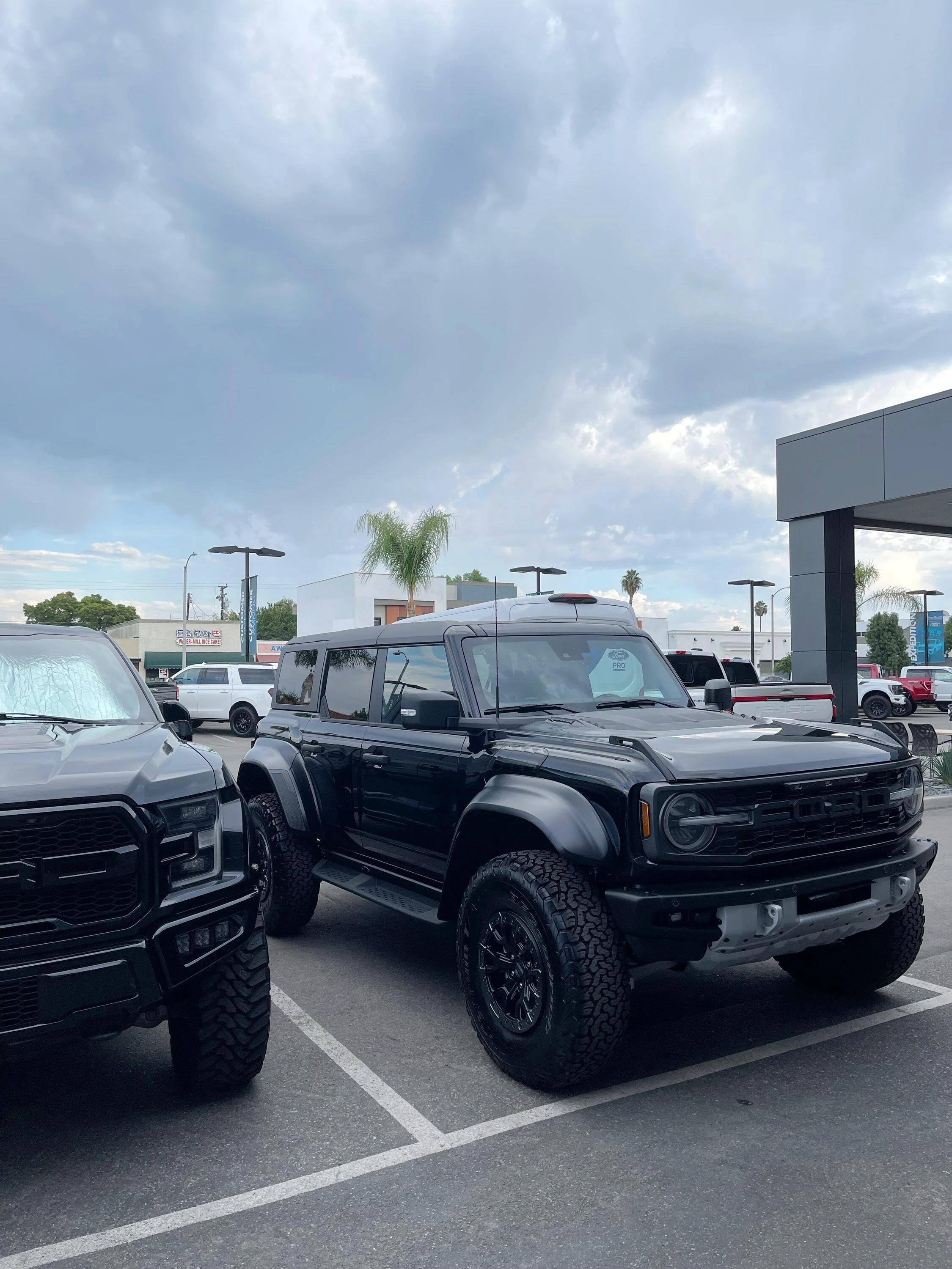 Ford Bronco SHADOW BLACK Bronco RAPTOR Photos Thread 9F6DE0D6-539E-4ADC-B0A9-7CB7A0A21A37