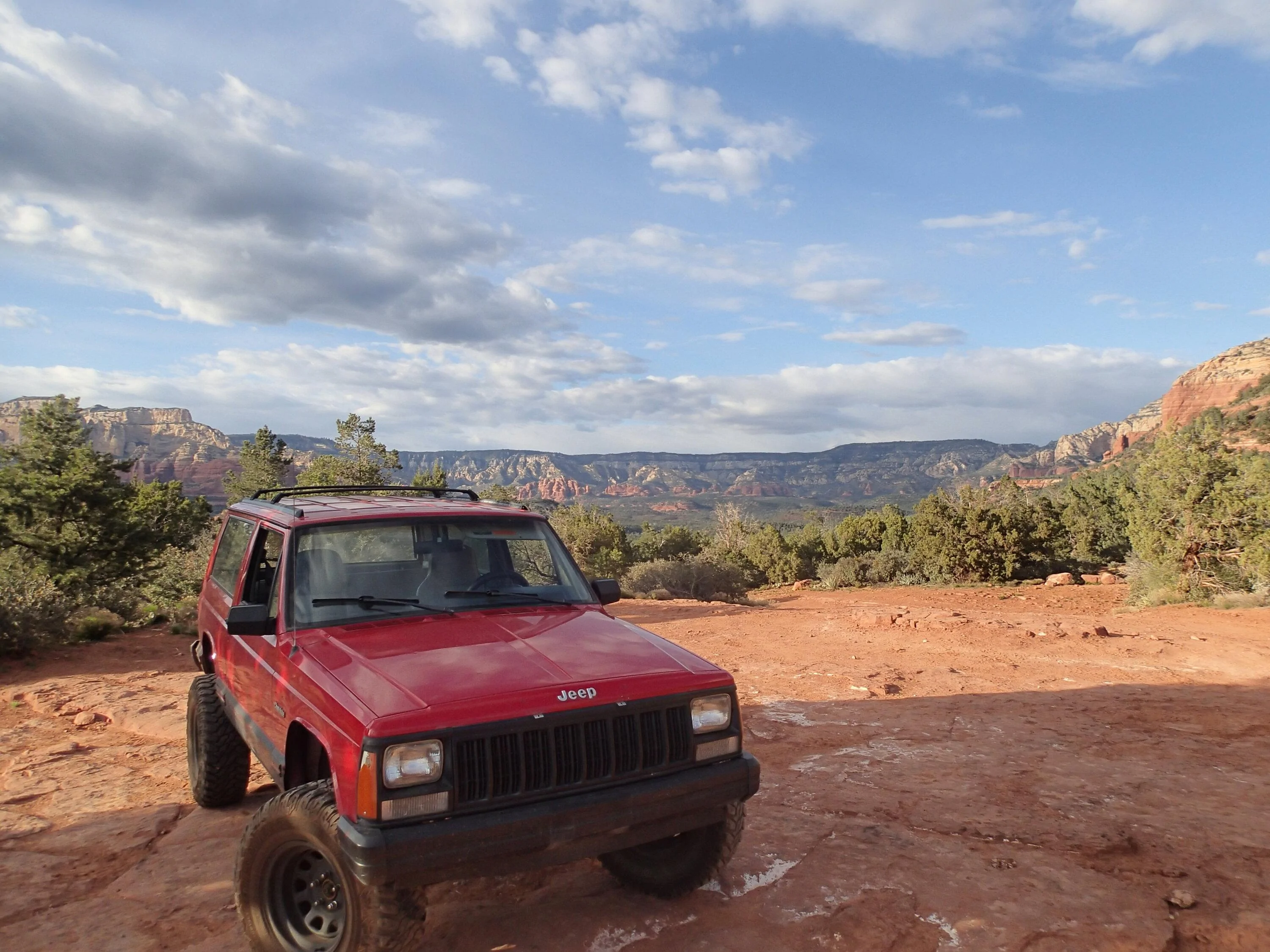Ford Bronco Jeep XJ Comparison P3300050