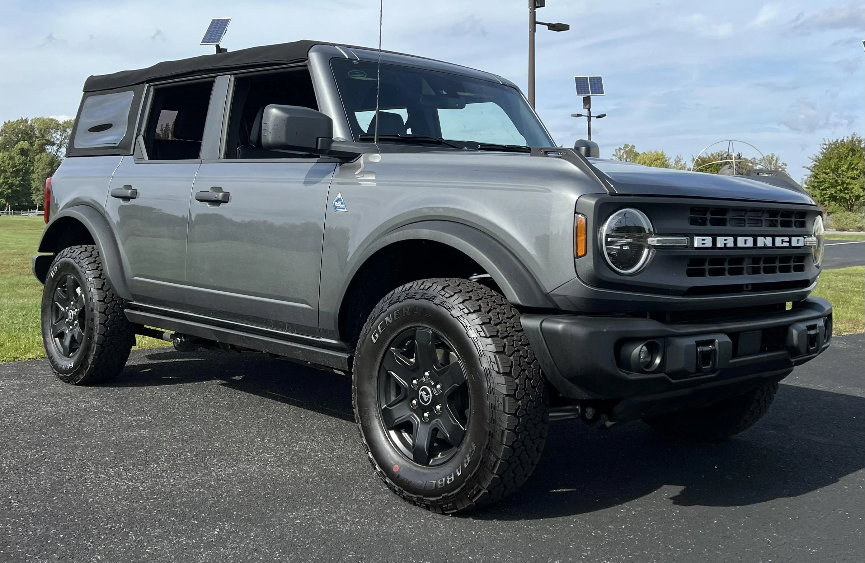 Ford Bronco CARBONIZED GRAY Bronco Club 227DA69B-600C-43F5-AB94-DED1C9968CEC