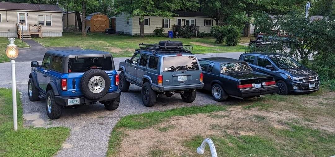 Ford Bronco Jeep XJ Comparison Screenshot_20220814-063827_Facebook