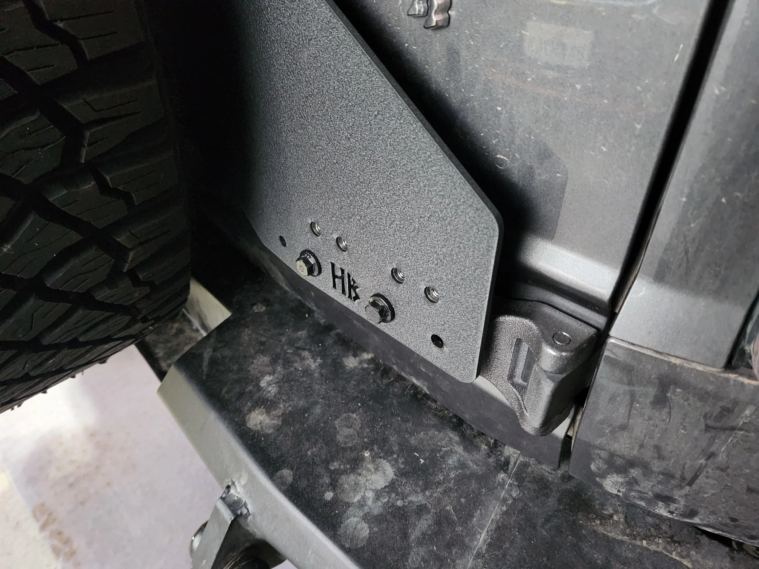 Ford Bronco Raptor Tailgate Hinges installed with Hammerbilt Bracket 20221013_183121