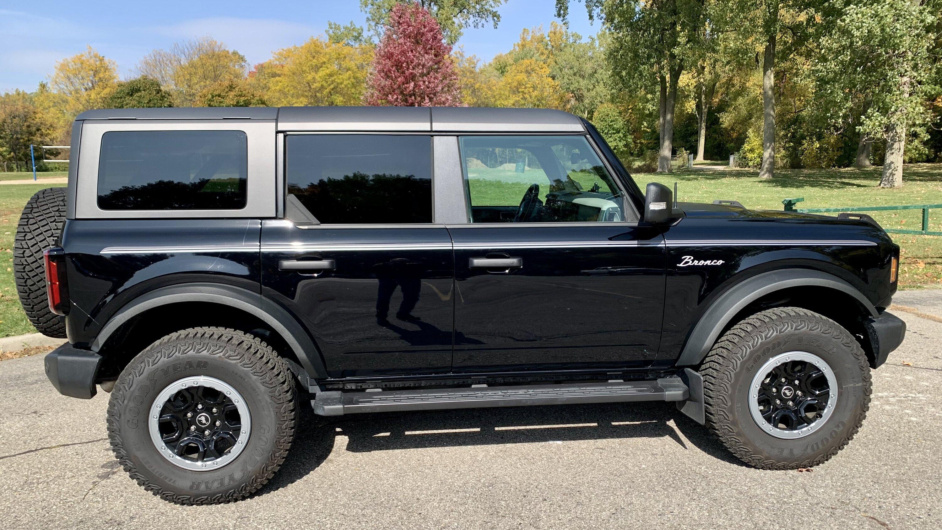 Ford Bronco SHADOW BLACK Bronco Club 4CF37D51-CFEB-406F-A588-00749EE105DA
