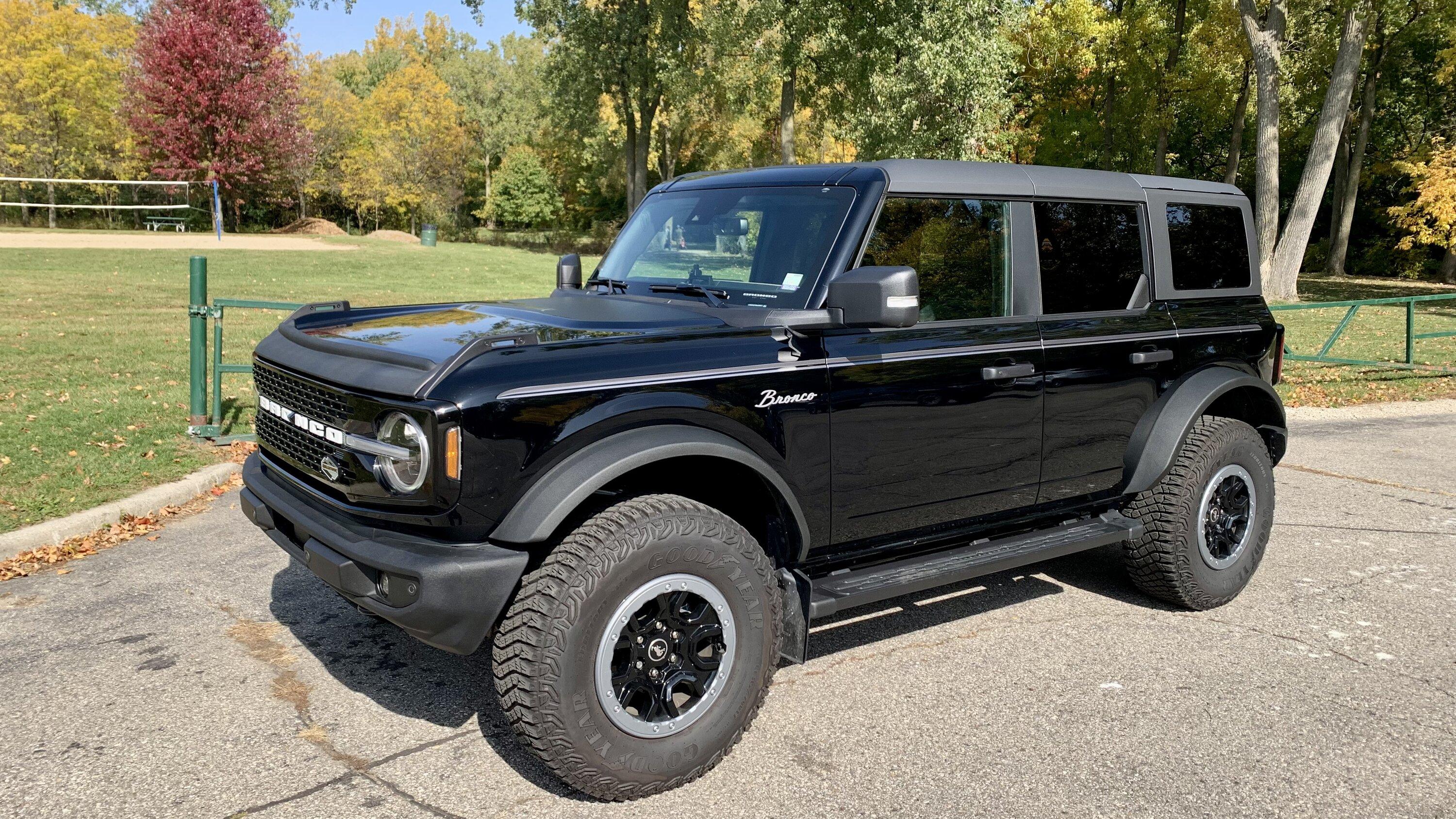 Ford Bronco SHADOW BLACK Bronco Club 982CAD4D-288E-471D-9077-AFE0AE9ACF7D
