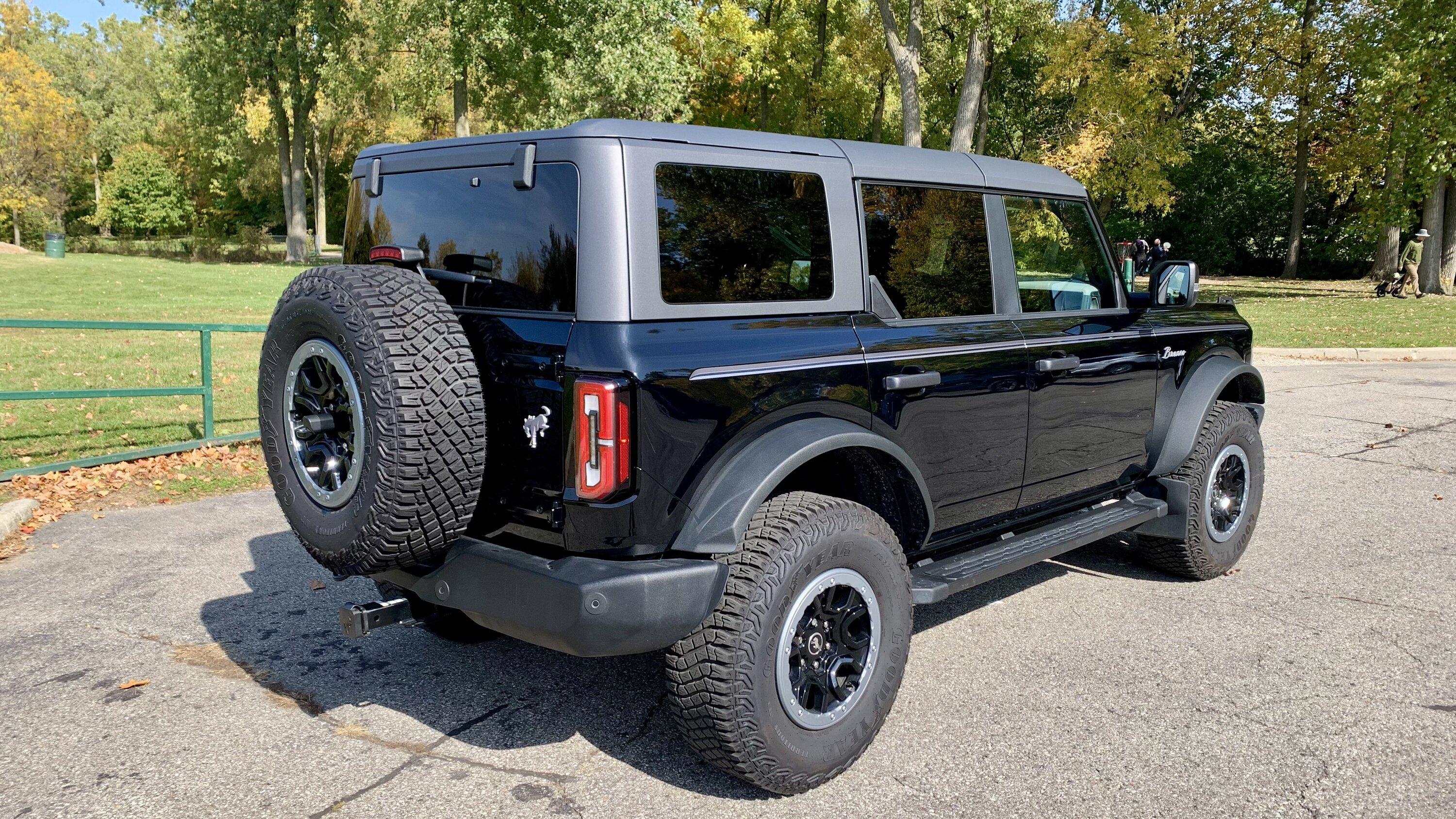 Ford Bronco SHADOW BLACK Bronco Club B0AB8A6B-6B7A-4B42-8A92-24BC7D77B781