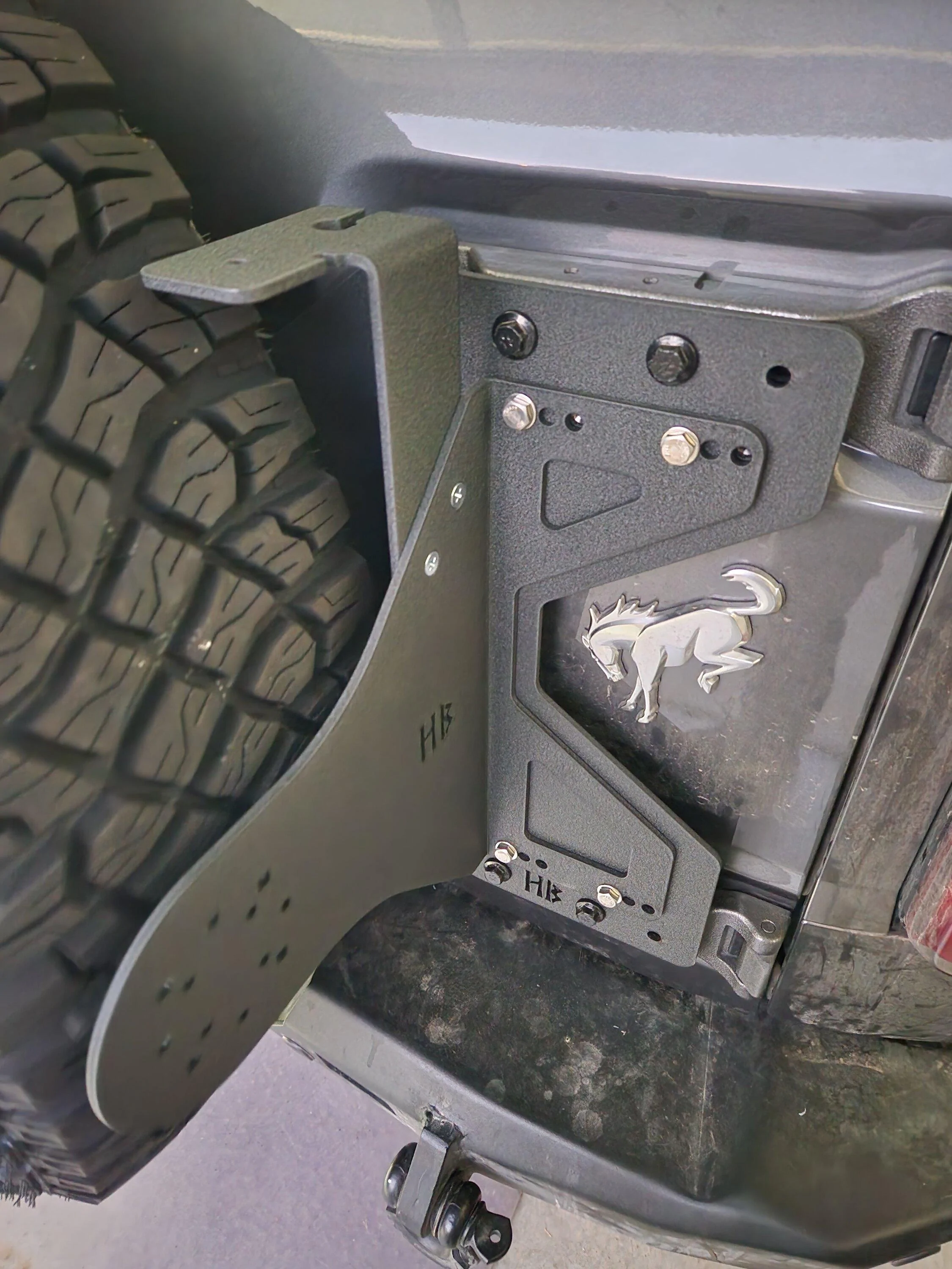 Ford Bronco Raptor Tailgate Hinges installed with Hammerbilt Bracket 20221013_183916