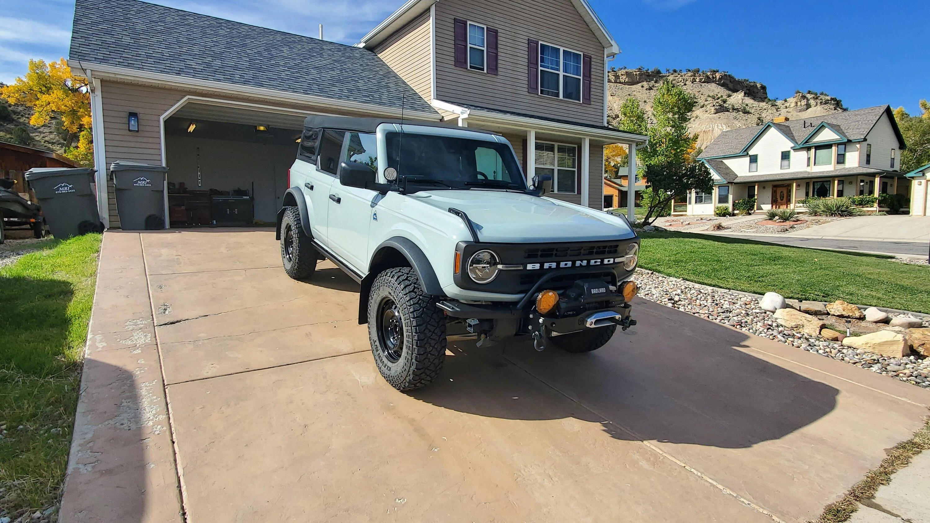 Ford Bronco Fender flare cleaning 20221016_141359