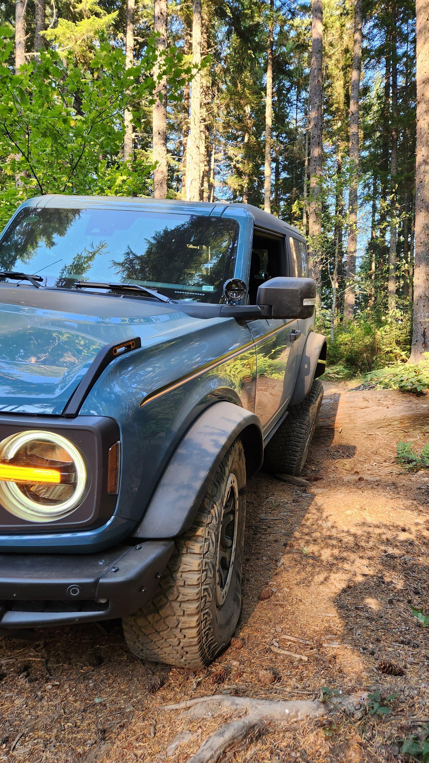 Ford Bronco Squatch Flex 💪👀  on completely factory Sasquatch SAS suspension 20221015_160004