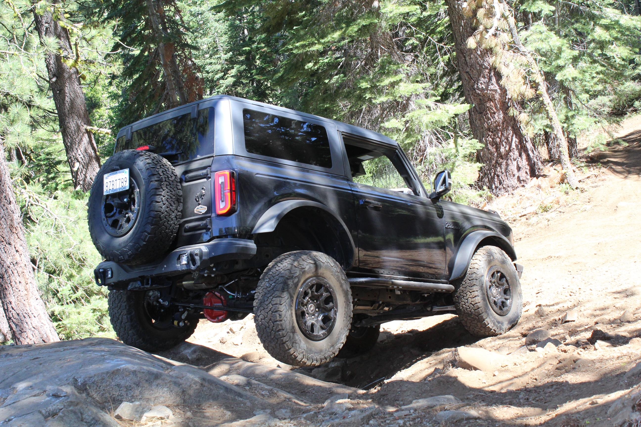 Ford Bronco Squatch Flex 💪👀  on completely factory Sasquatch SAS suspension IMG_5870.JPG