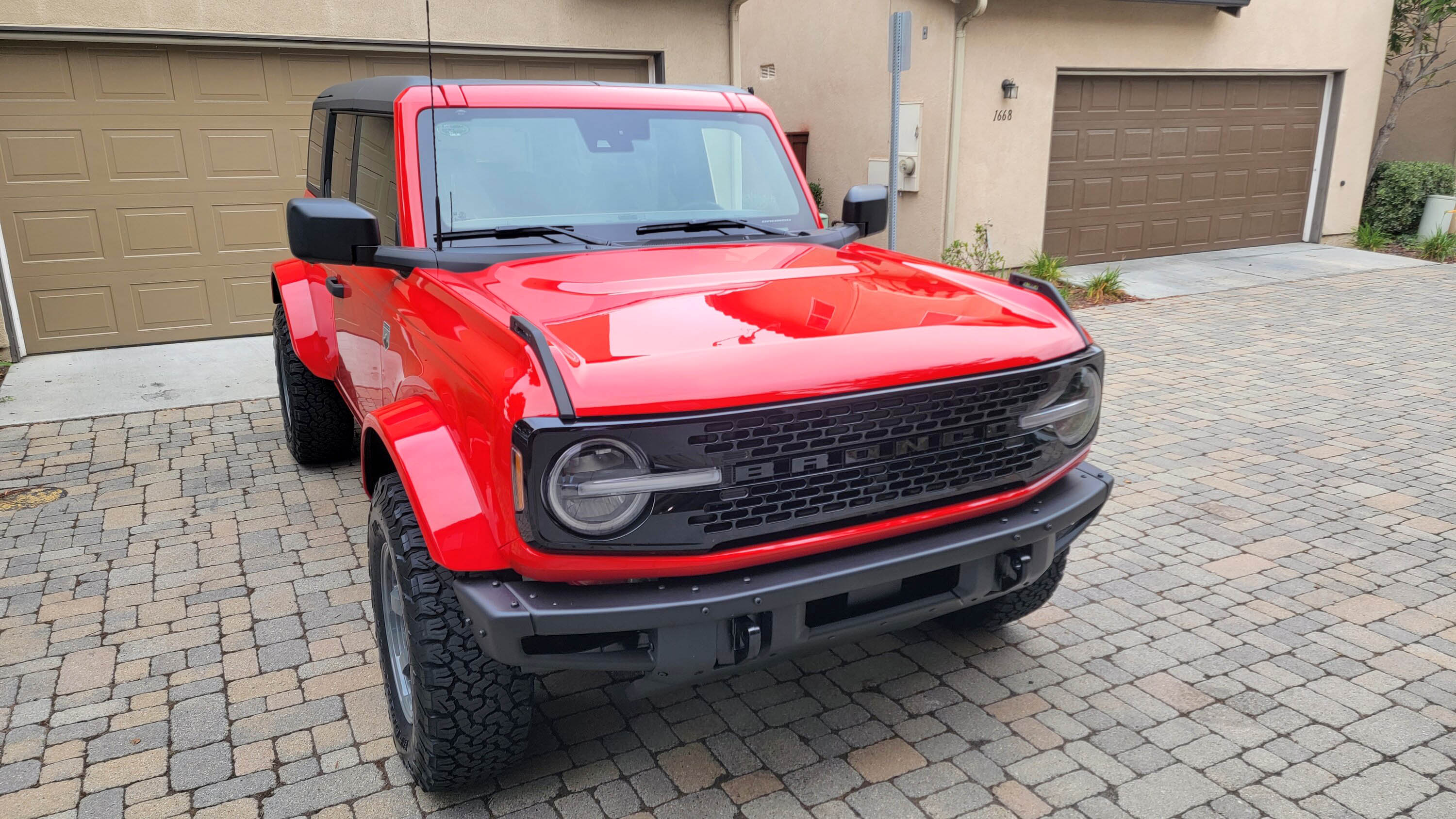 Ford Bronco Painted Sasquatch Fender Flares & Wildtrak Grille -- finished & installed 20221015_082833-