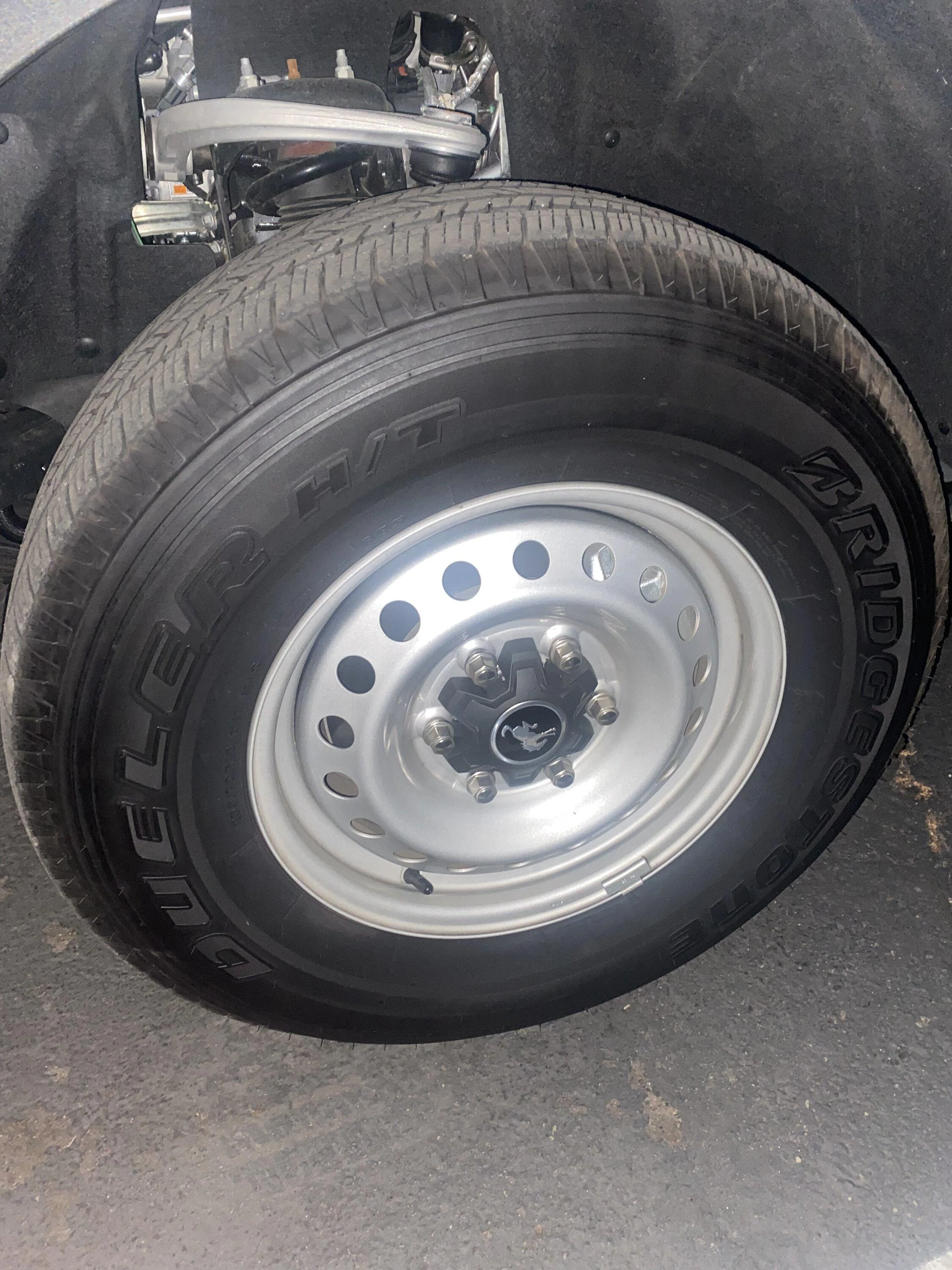 Ford Bronco Base model wheels, tires, tpms 18DCB83A-2394-4E7F-BF95-731FDE906300