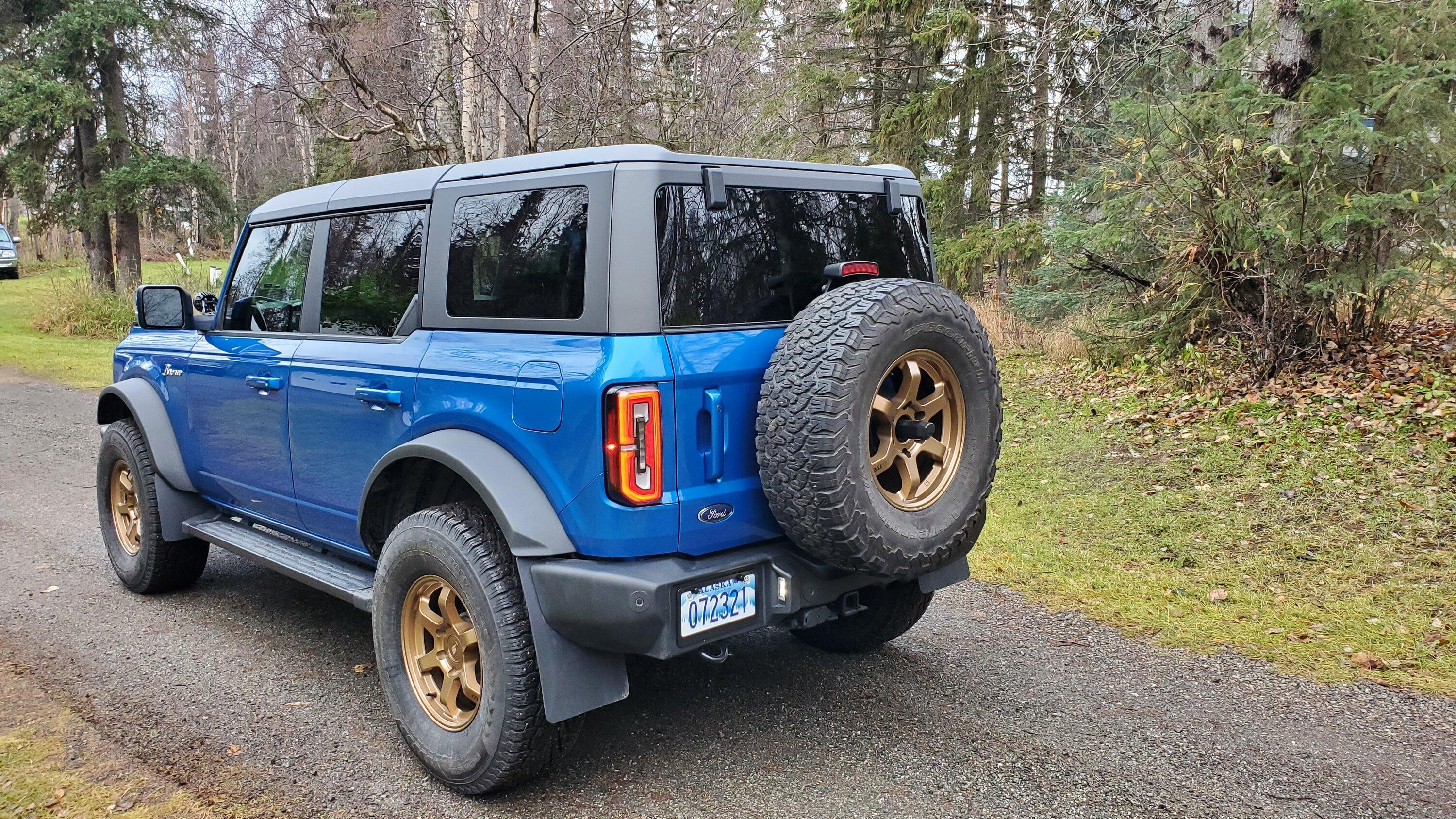 Ford Bronco Winter mode activated!  Nokian Hakkapeliitta LT2 315/70R17 studded snow tires + Motegi Trailite 17x8.5" Bronze wheels 20221018_104602