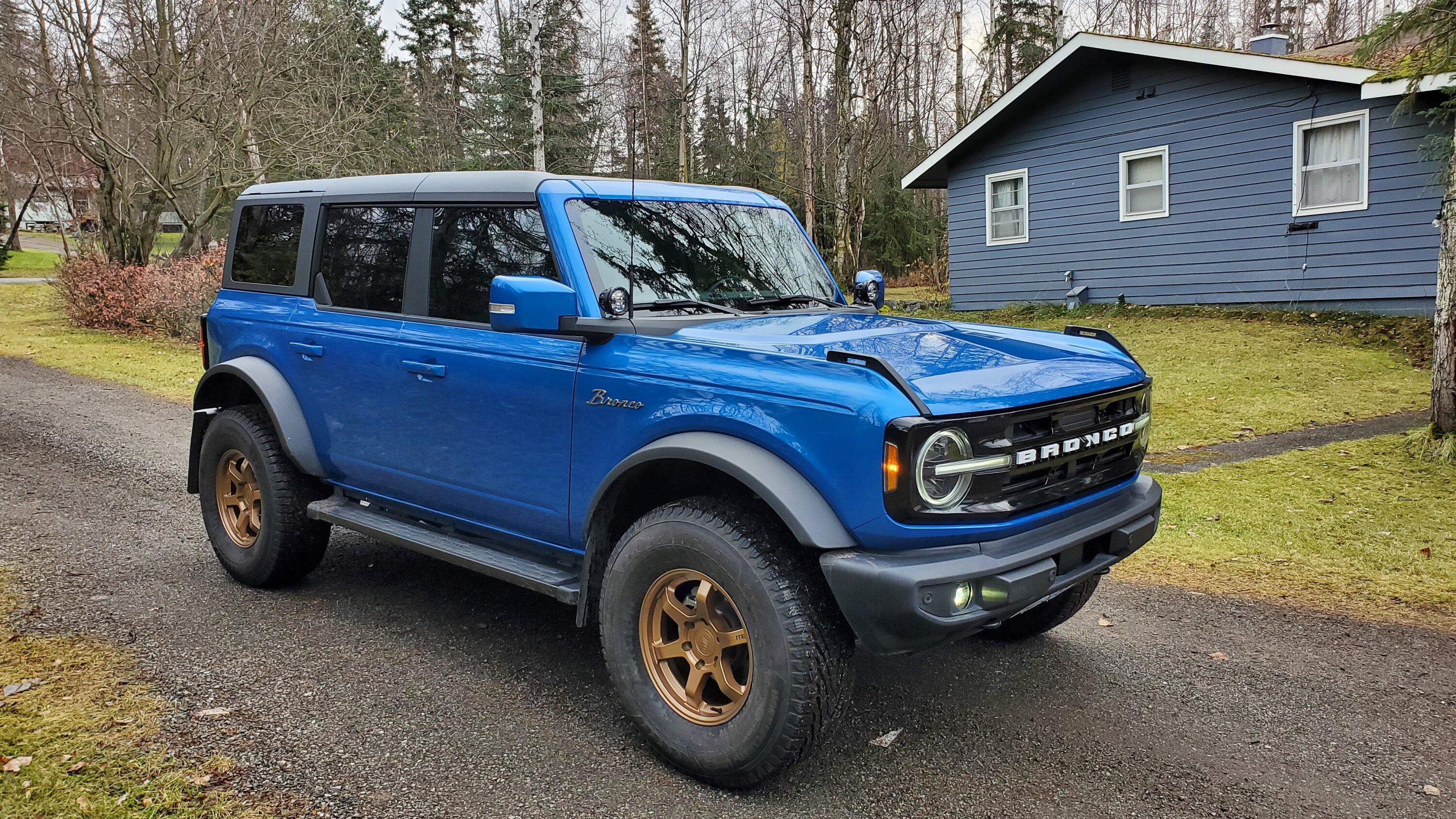 Ford Bronco Winter mode activated!  Nokian Hakkapeliitta LT2 315/70R17 studded snow tires + Motegi Trailite 17x8.5" Bronze wheels 20221018_104542