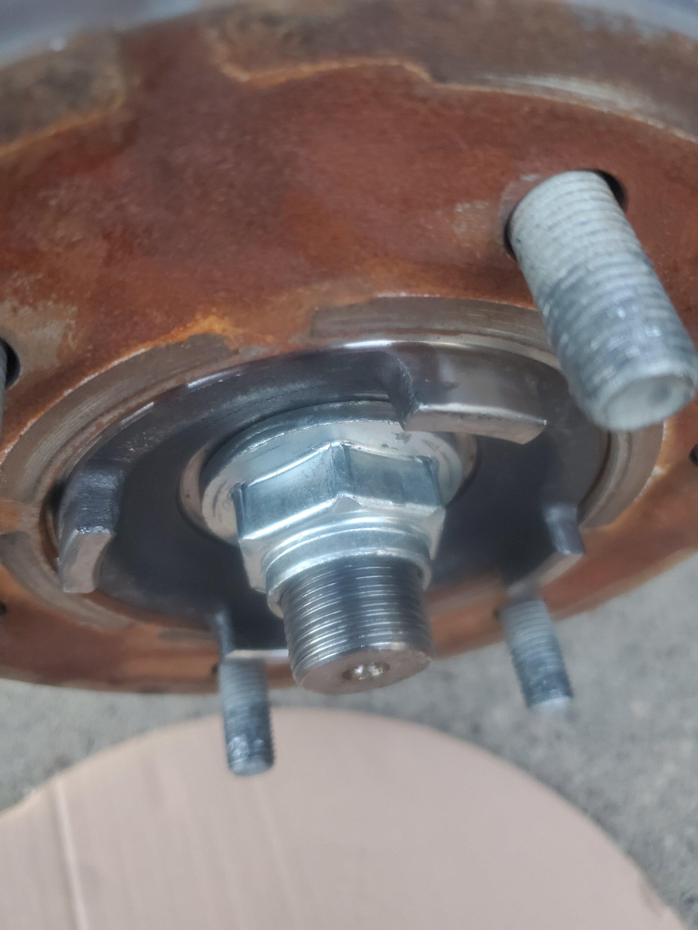 Ford Bronco Spacer on hub? 20221022_183919