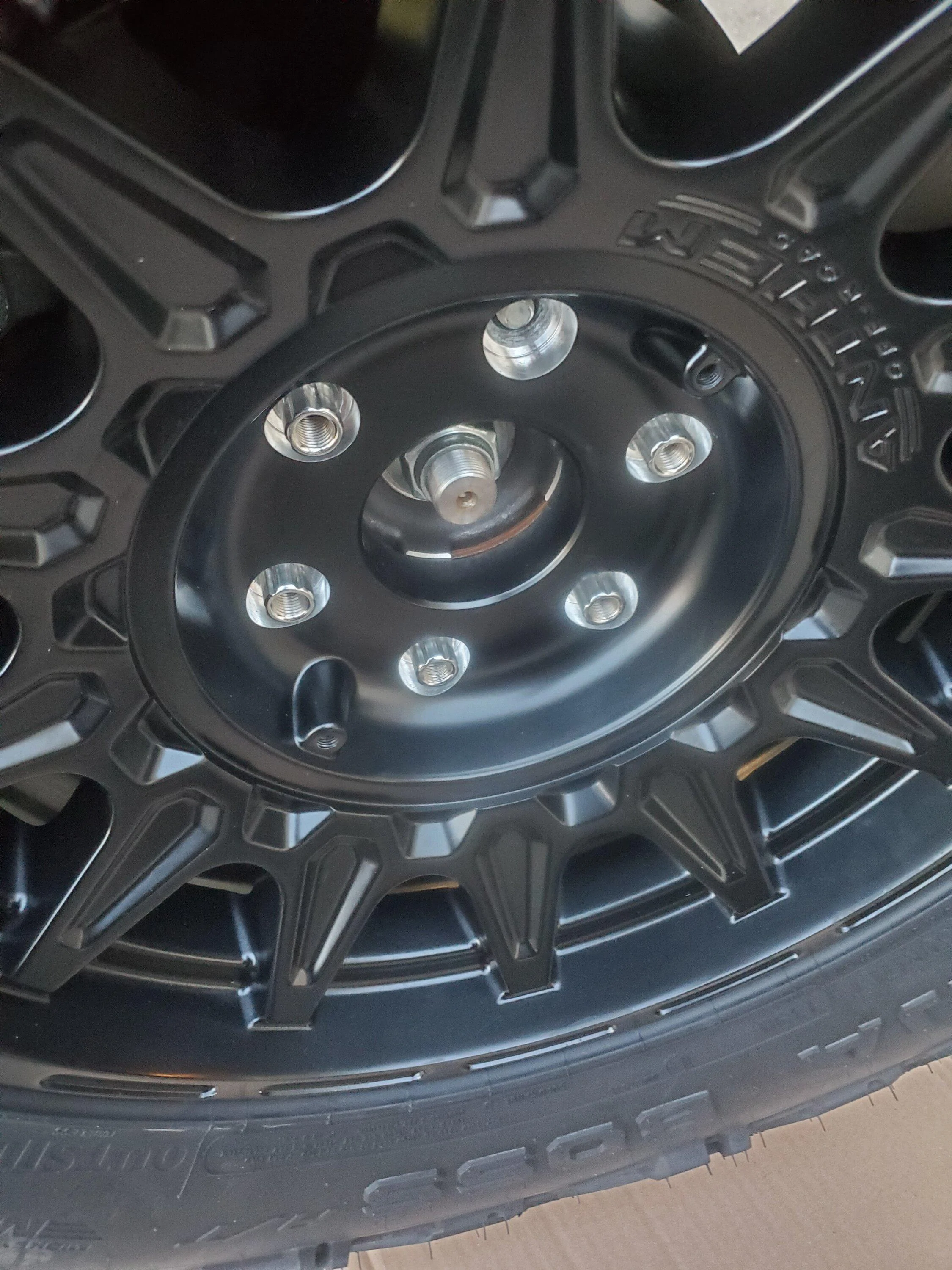 Ford Bronco Spacer on hub? 20221022_183427