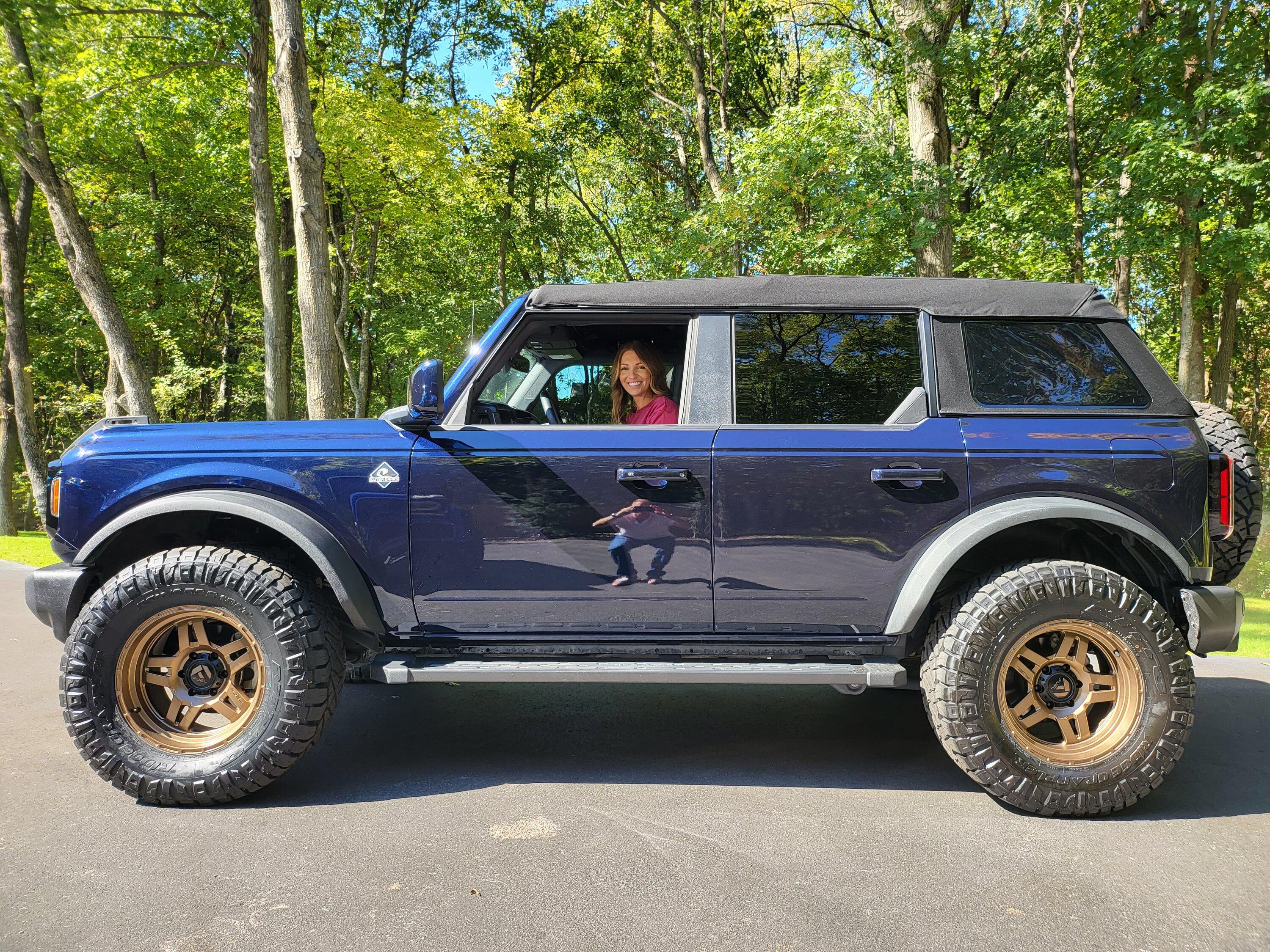 Ford Bronco Antimatter Blue Thread 20221020_135116