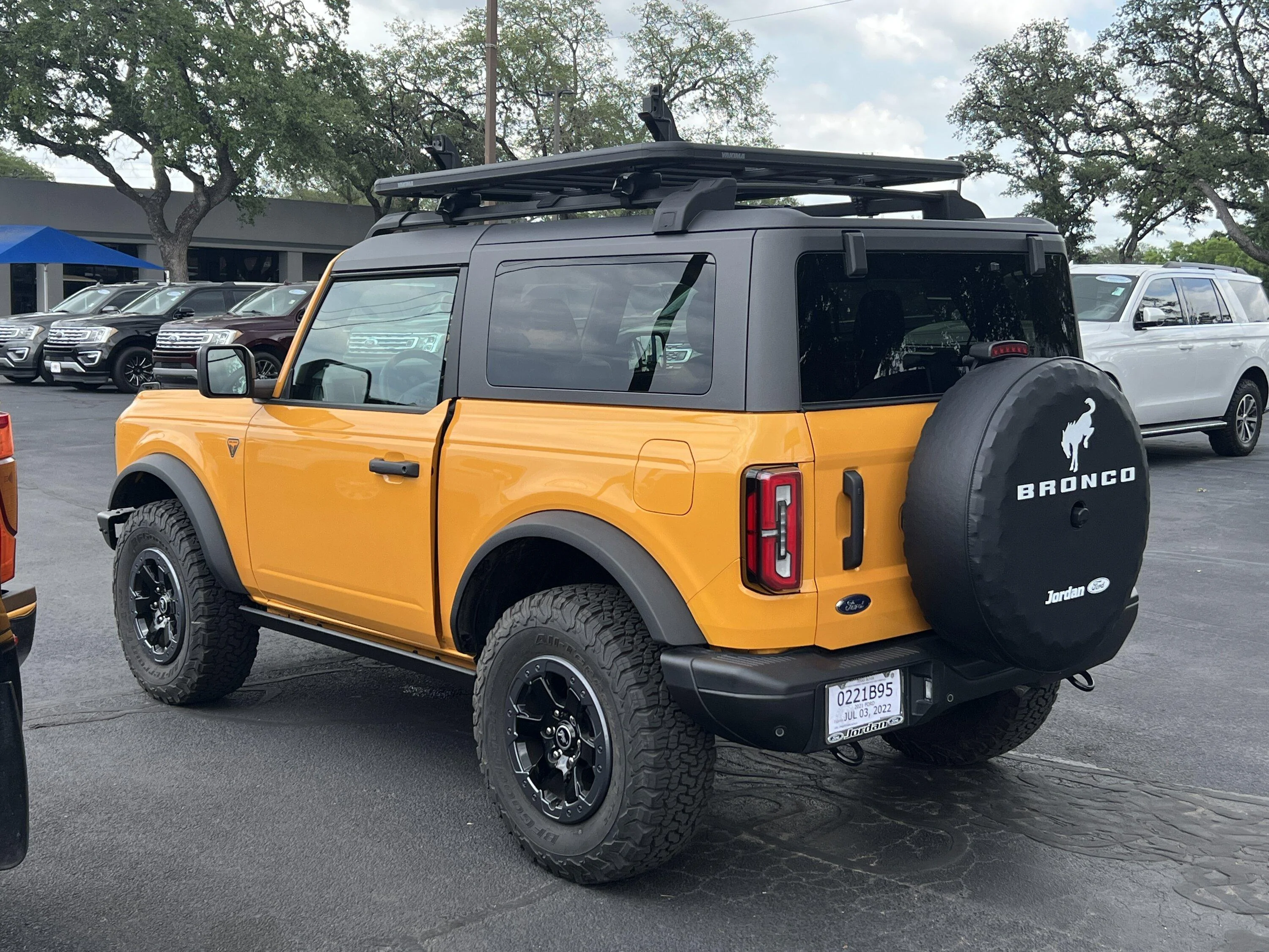 Ford Bronco Complete Yakima LockNLoad Large Platform setup for OEM rails. IMG_1168