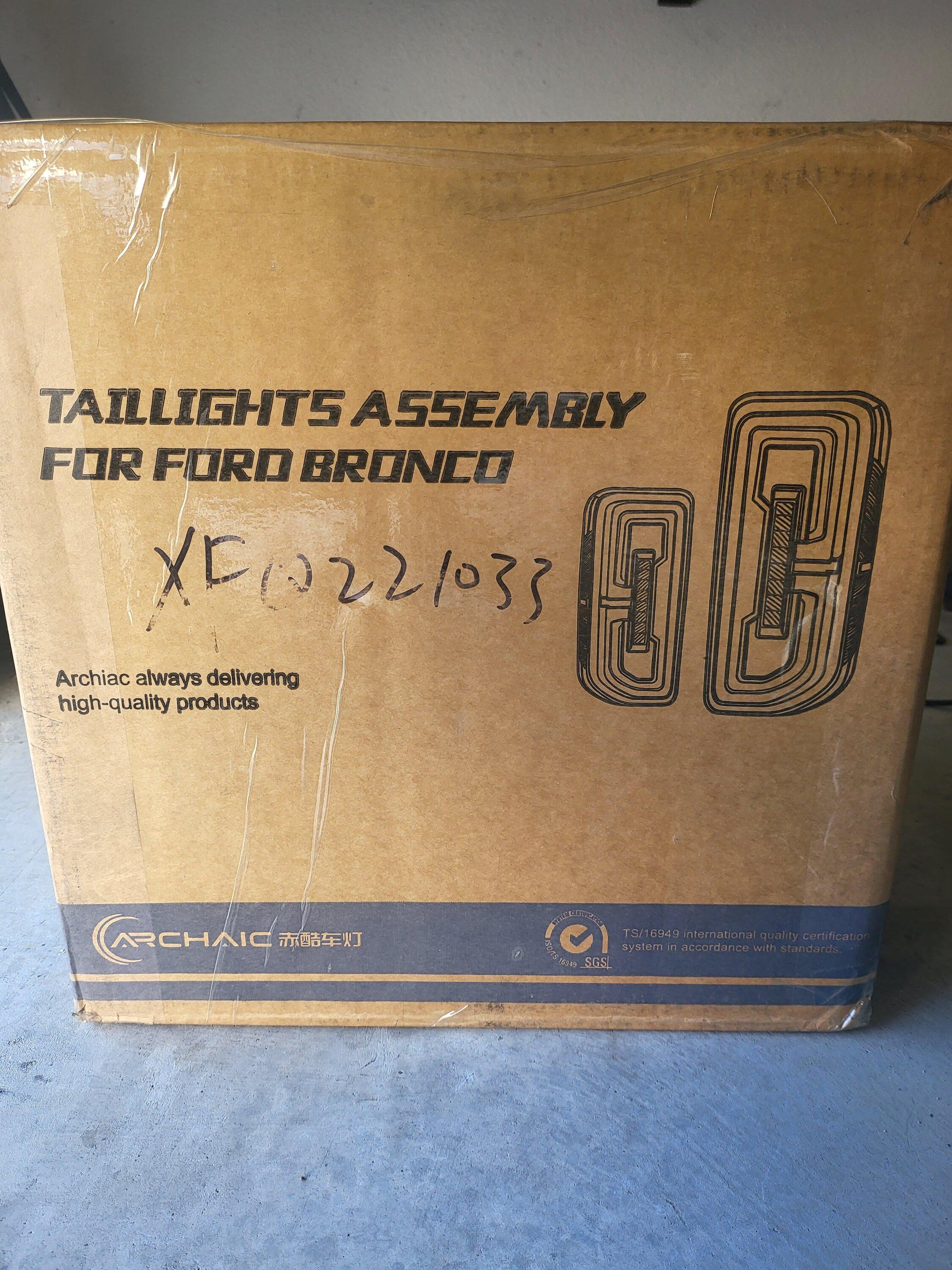 Ford Bronco New Style Smoked Tail Lights 20221024_165601
