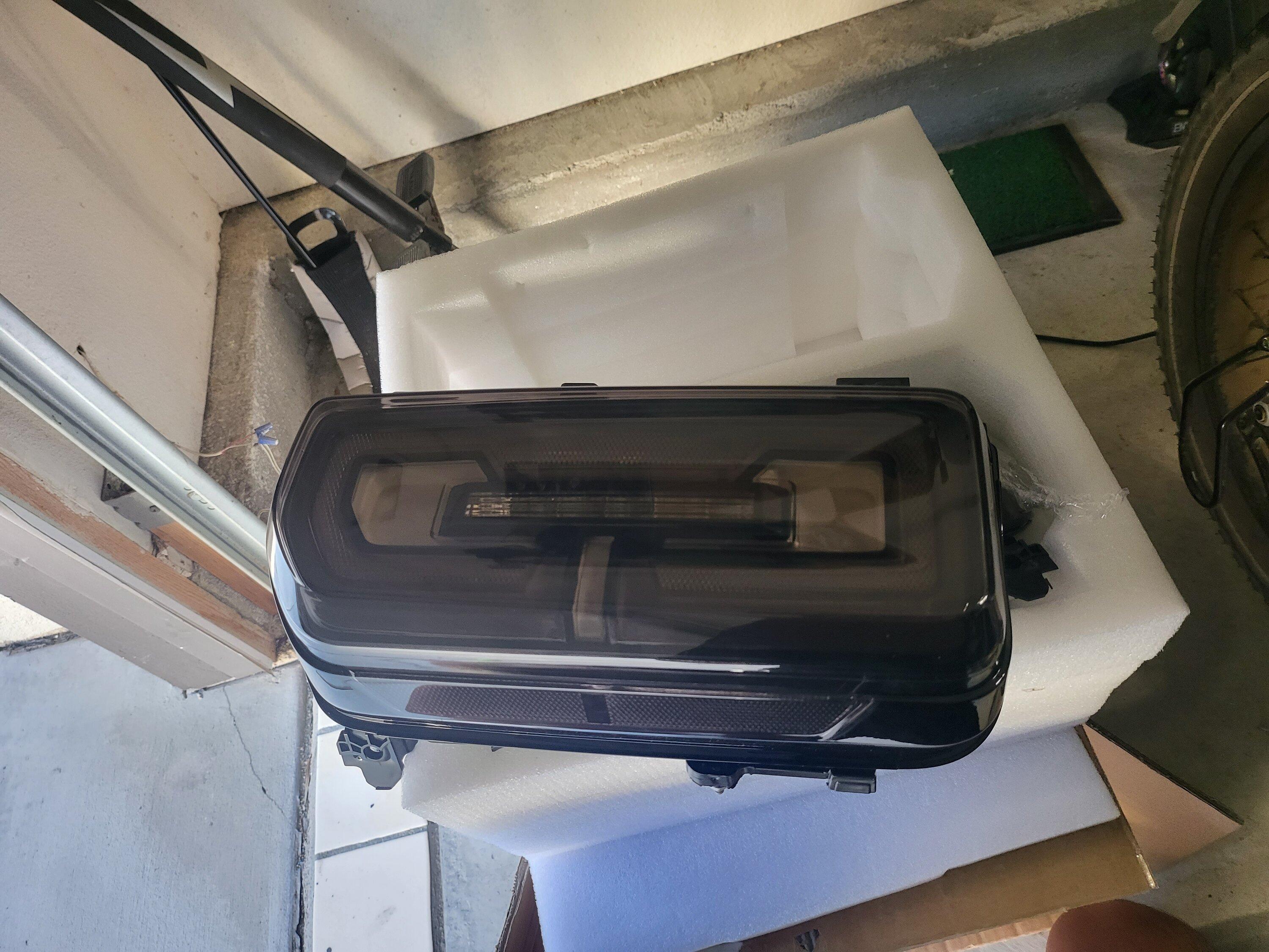 Ford Bronco New Style Smoked Tail Lights 20221024_165937