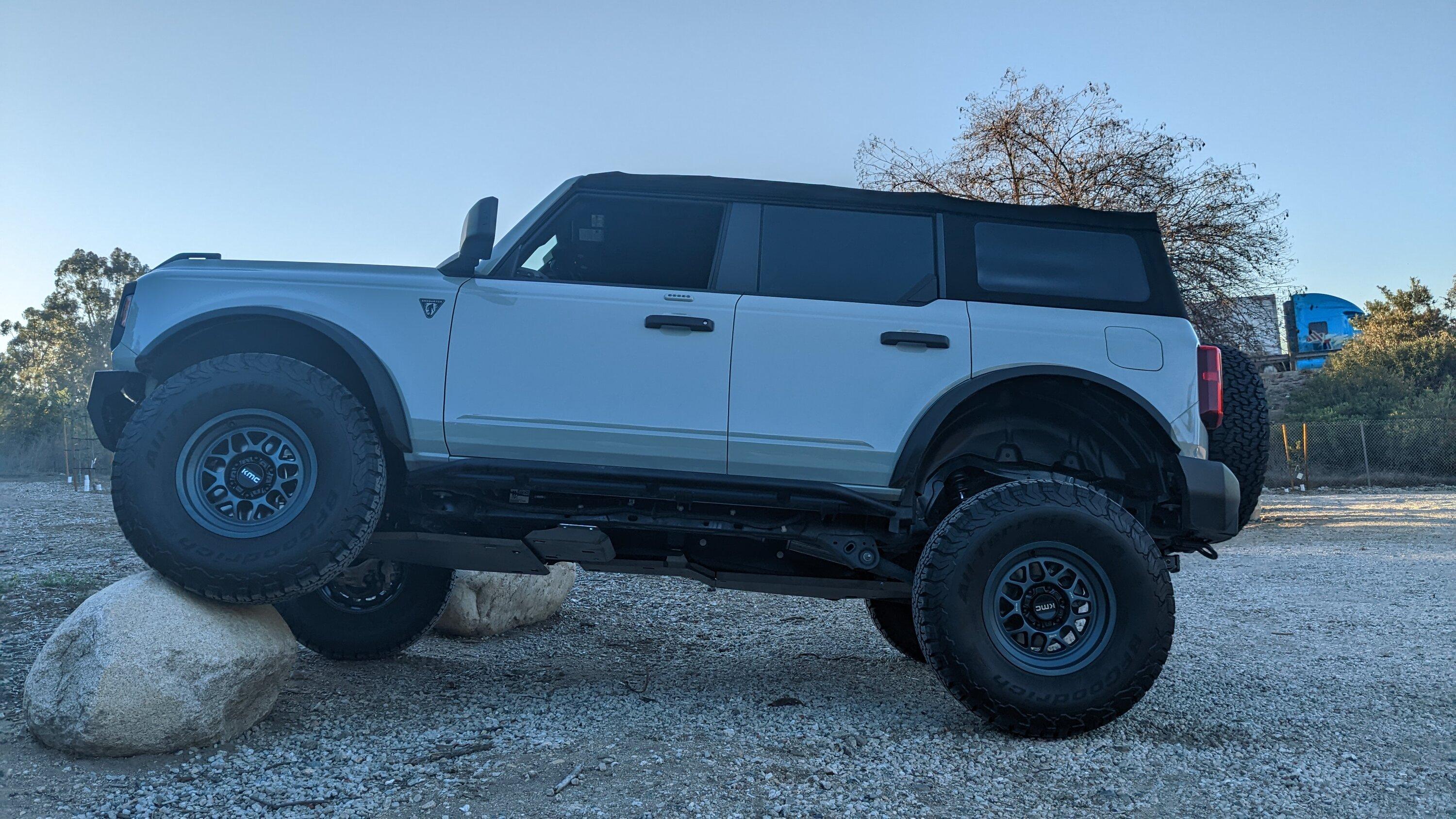 Ford Bronco Cactus Gray Base Sasquatch 4 Door PXL_20221025_145343642