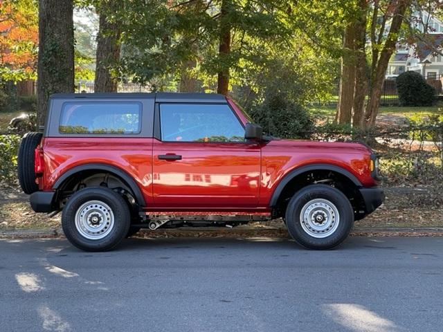 Ford Bronco HOT PEPPER RED Bronco Club bron2