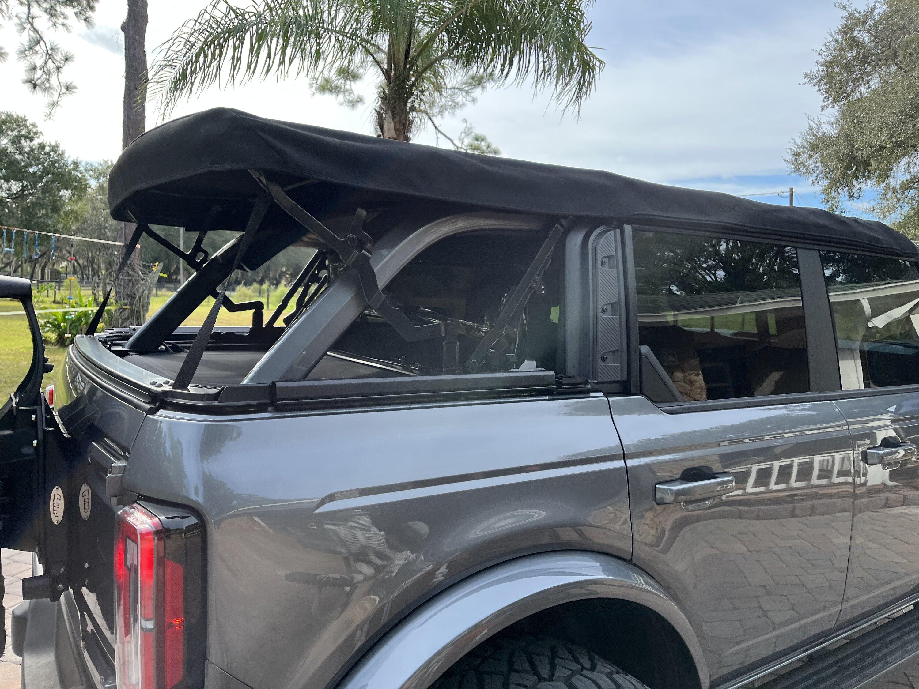 Ford Bronco Recycled rear soft top window 5024032C-7E9F-4CFF-8008-98398E068C16