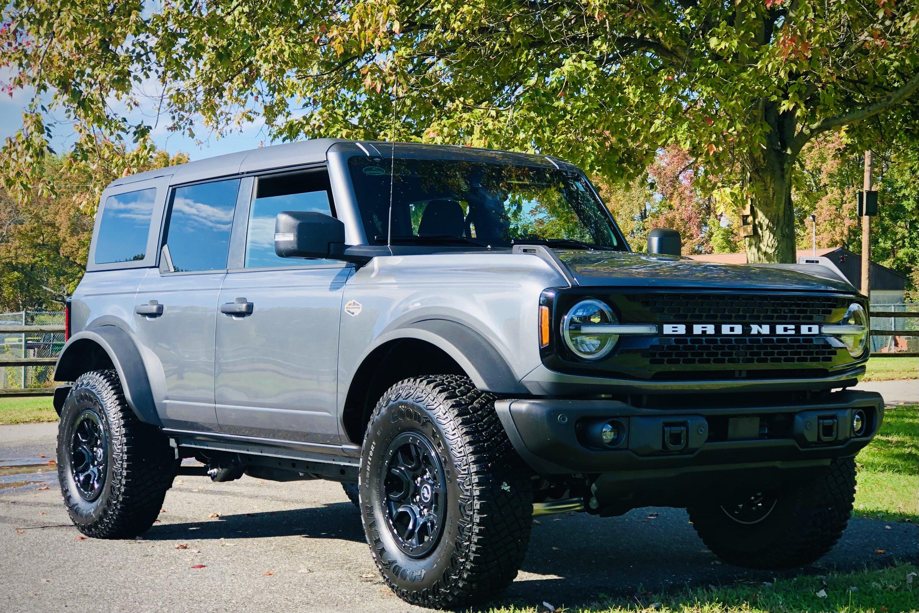 Ford Bronco CARBONIZED GRAY Bronco Club 9A6CB8B1-A88C-4A46-A966-C0DFA3DB2DC4