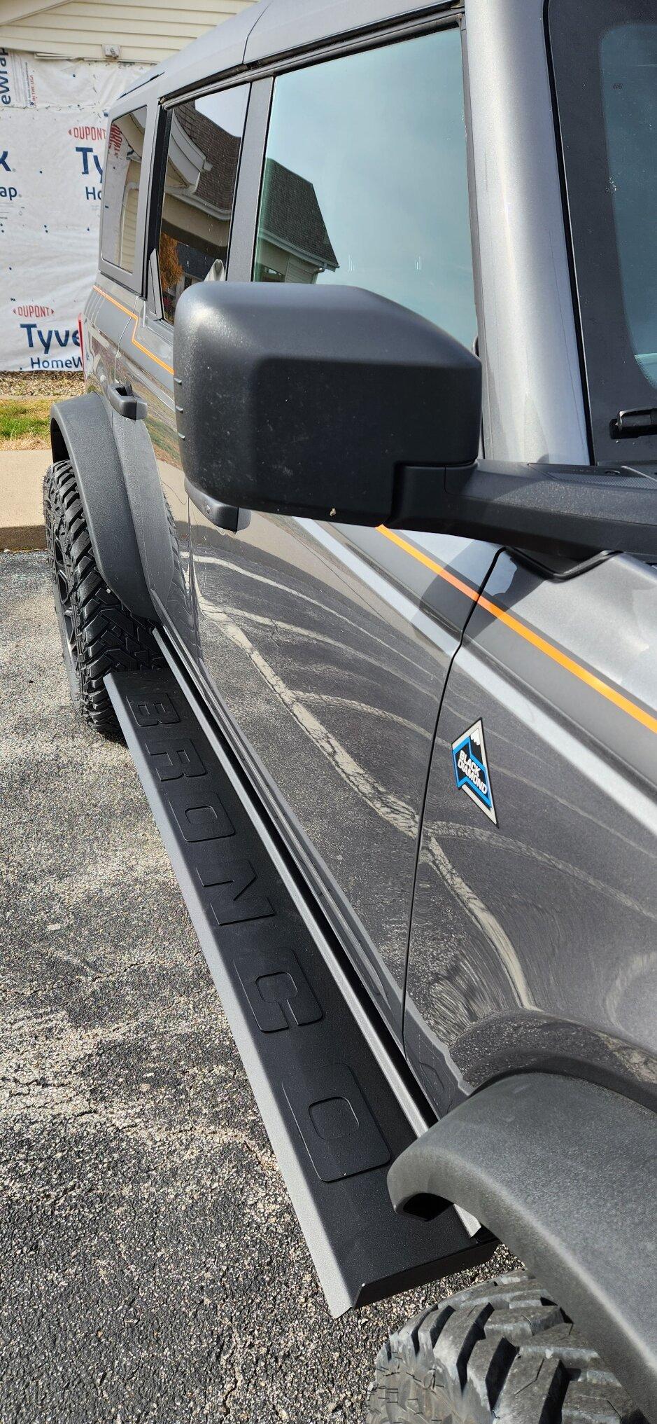Ford Bronco 2022 Bronco Black Diamond on 35's no lift, custom running boards 1666897428580