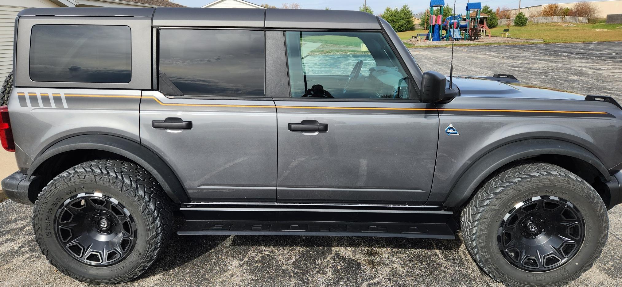 Ford Bronco 2022 Bronco Black Diamond on 35's no lift, custom running boards 1666897522829