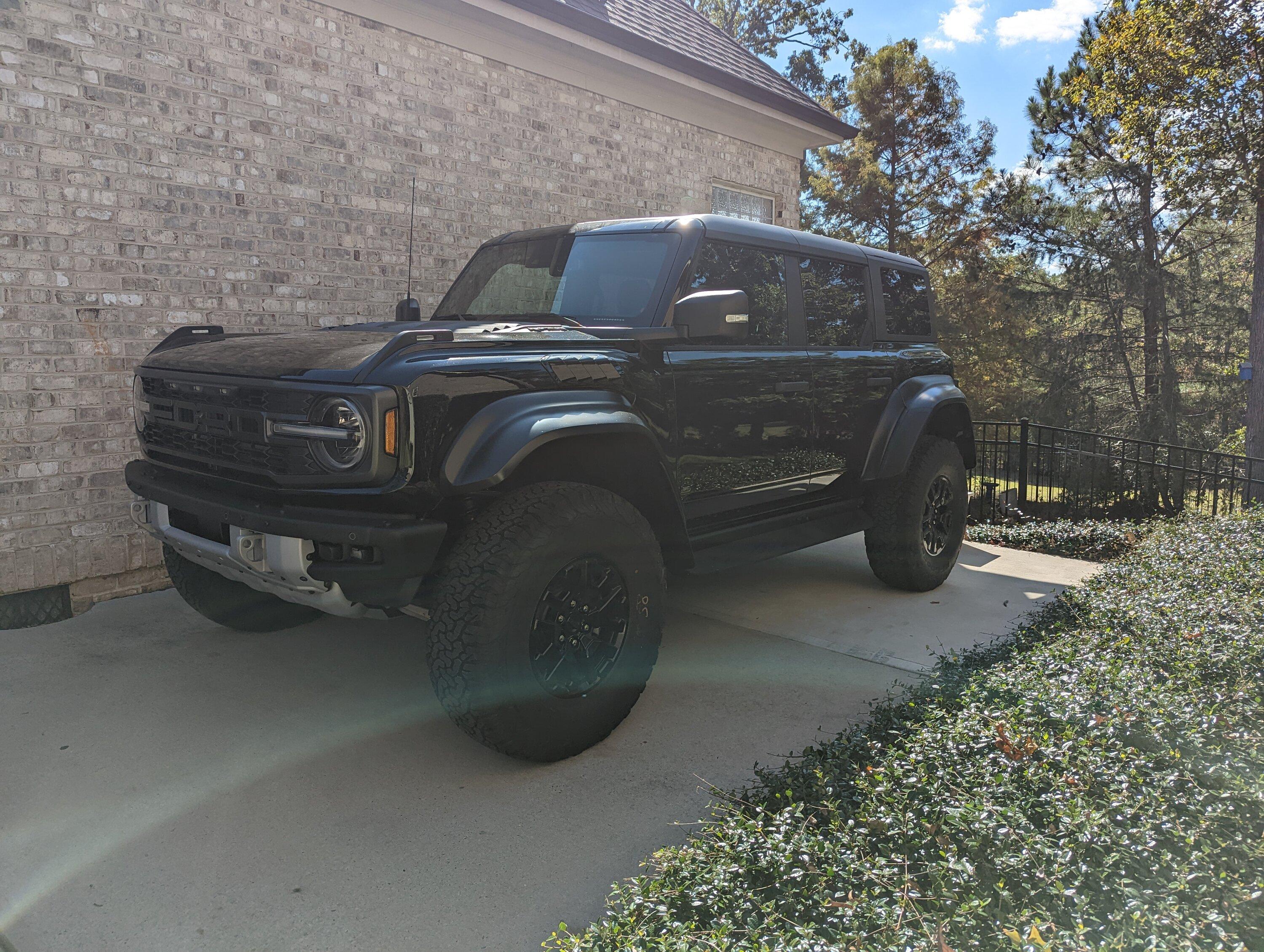Ford Bronco SHADOW BLACK Bronco RAPTOR Photos Thread pxl_20221019_183925314-