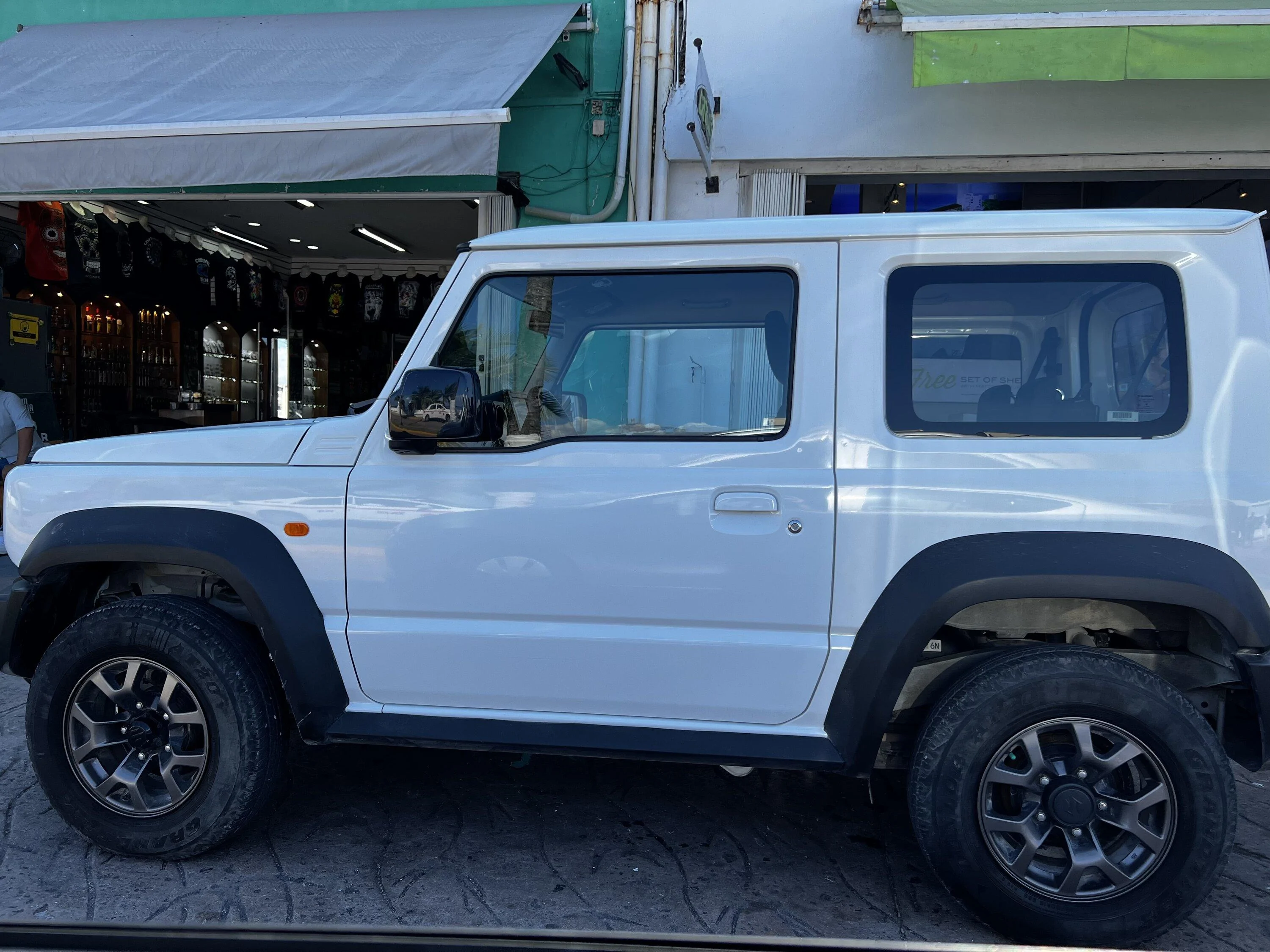 Ford Bronco Bronco Team 2 door. 19FD117A-AE22-4000-B607-7BFB1C4781D4
