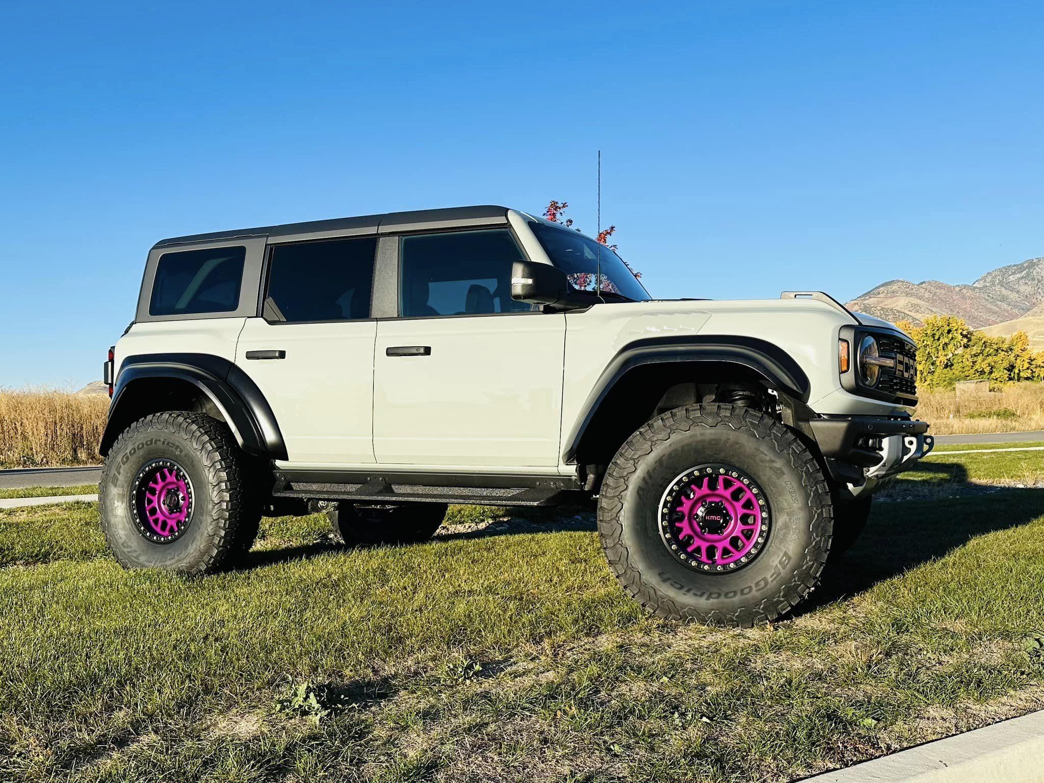 Ford Bronco Show us your installed wheel / tire upgrades here! (Pics) 312497227_10227948682450083_5277383426794965777_n