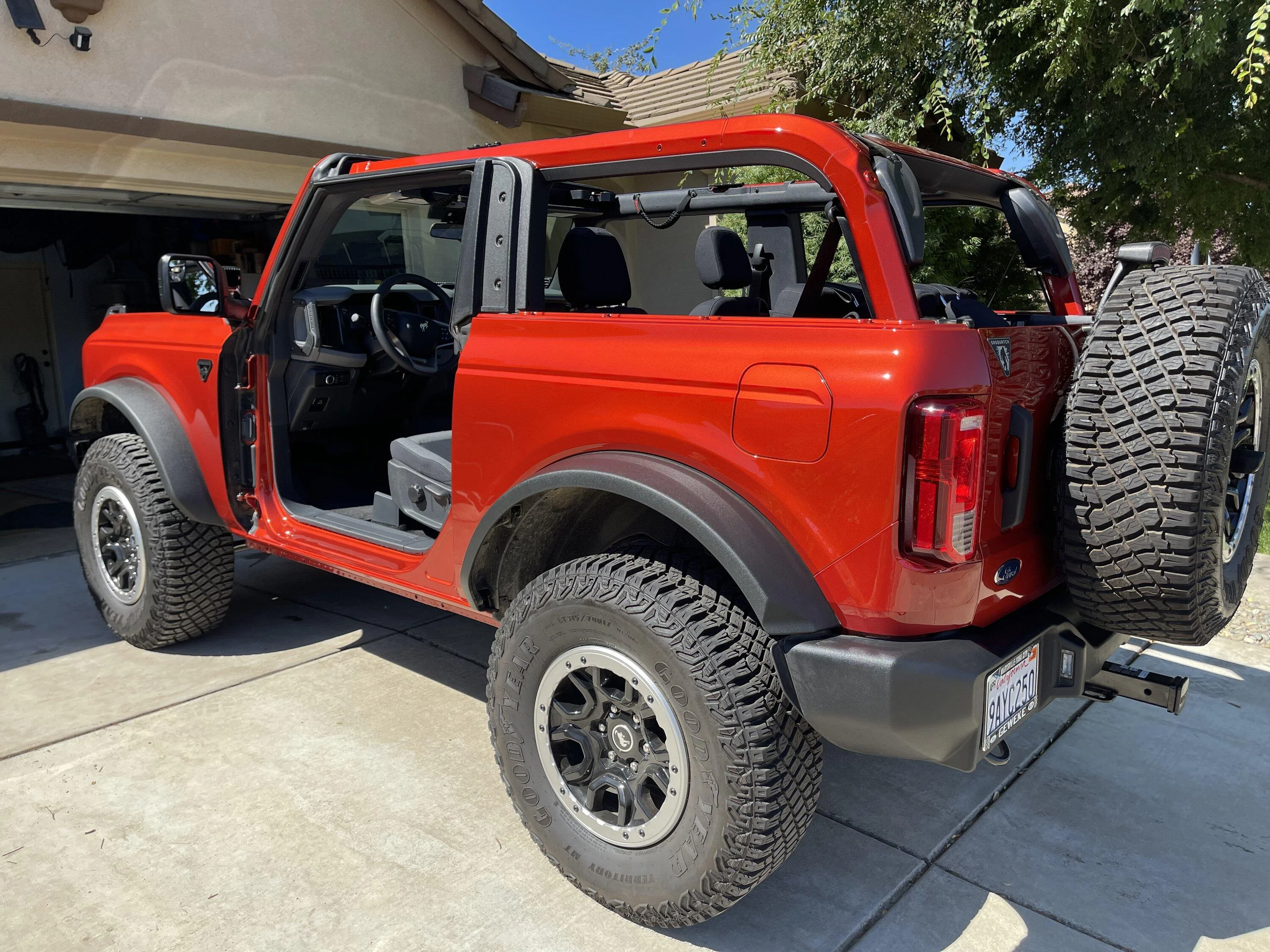 Ford Bronco HOT PEPPER RED Bronco Club DFBF0AD0-60AB-42A4-9A44-A540159C9BC1