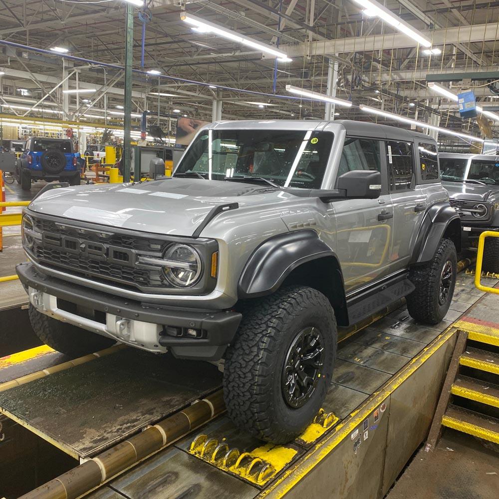 Ford Bronco ICONIC SILVER Bronco RAPTOR Photos Thread assmbly line pic