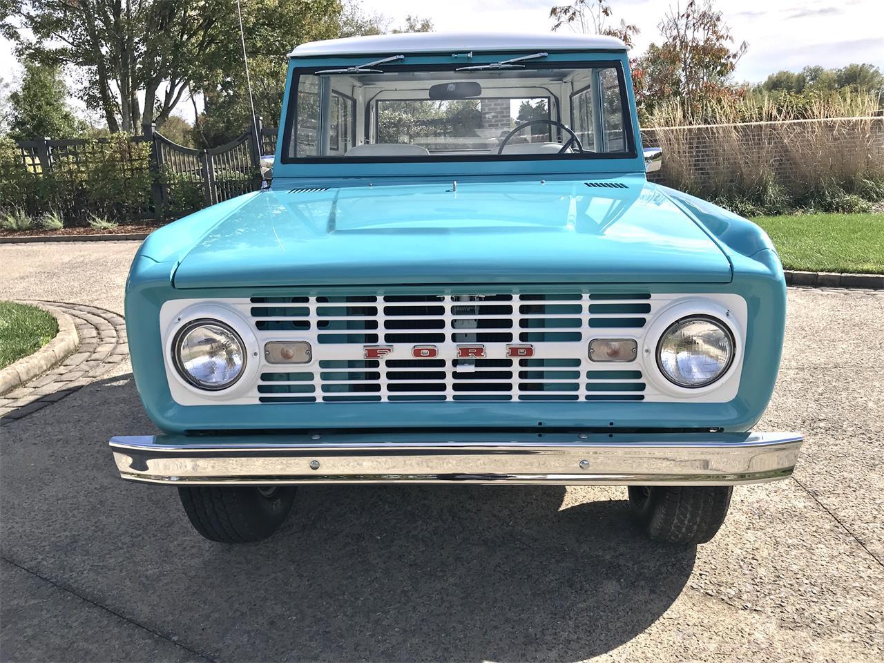 Ford Bronco PICS: BASE Bronco in Iconic Silver - completed preproduction model 18538334-1968-ford-bronco-std