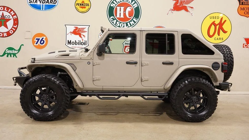 Ford Bronco Keeping 4 door rear shell removed 2252293-1-revo