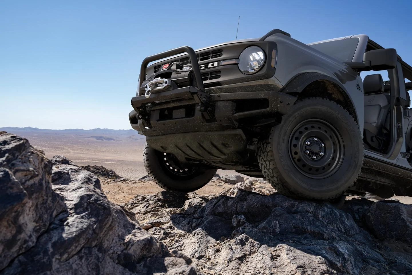 Ford Bronco Carbonized Gray Paint Thread u725_fna_shot_041_49902_ext_skid_plate_detail_johnson_valley