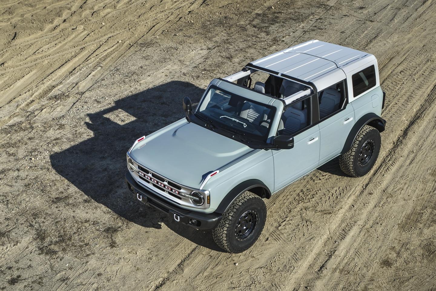Ford Bronco Black Painted Modular Hardtop, too glossy? BRONCO_4_DOOR_ACC_0078_C3_v1_current