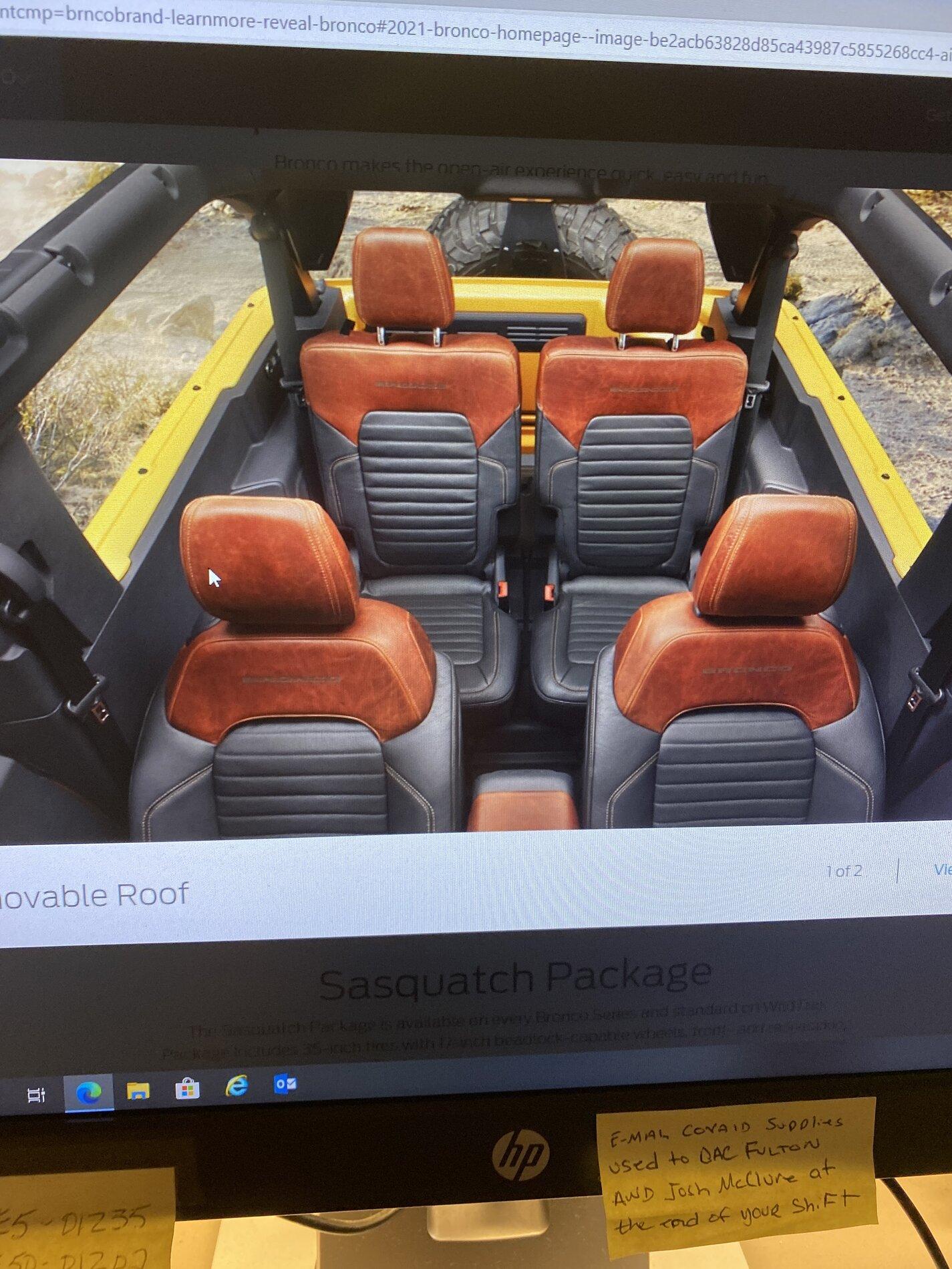 Ford Bronco Yes to the old school interior B8C69ACA-6D25-4E2B-895E-BB35FDB04CE2
