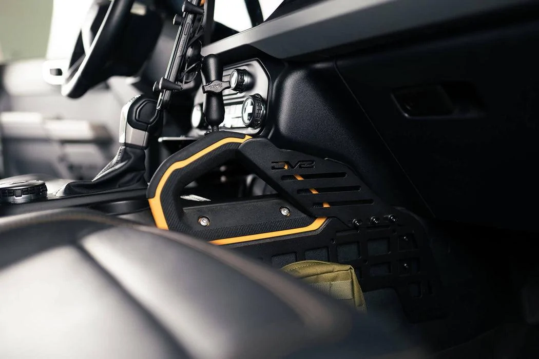 Ford Bronco DV8 Offroad | Center Console Molle Panels & Bridge th-gen-bronco-center-console-molle-panels_1051x700