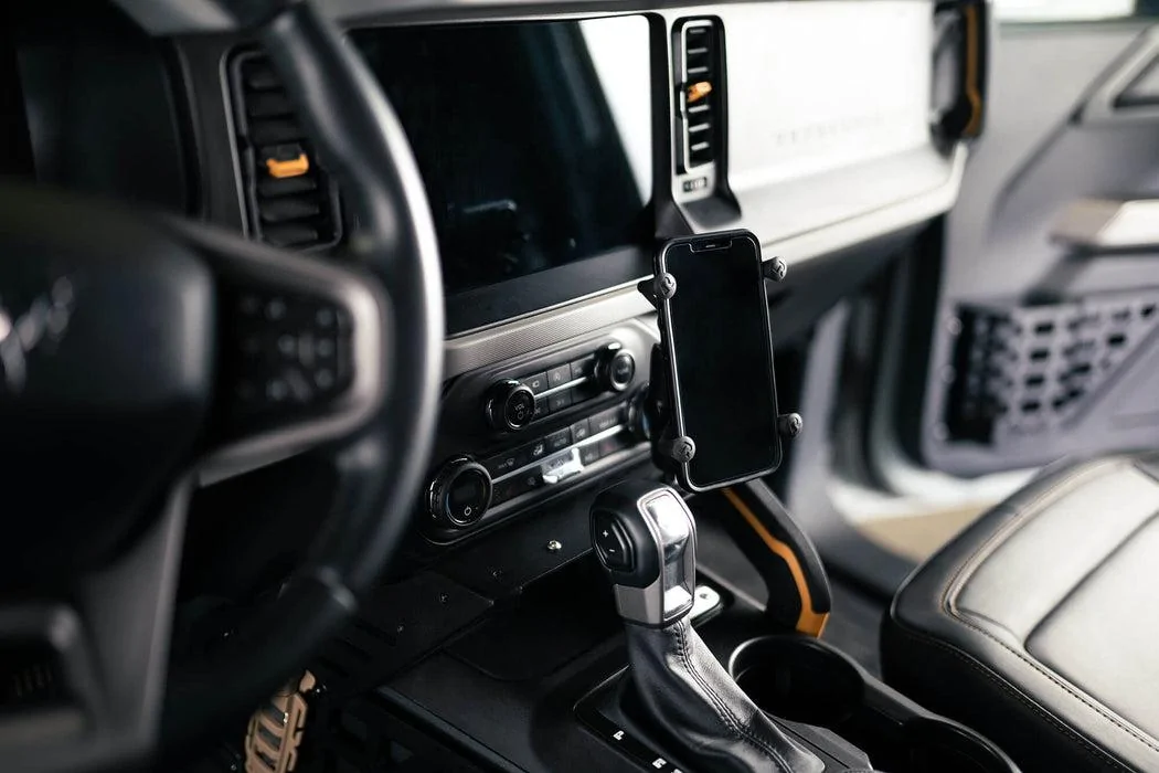 Ford Bronco DV8 Offroad | Center Console Molle Panels & Bridge bronco-center-console-molle-panels-bridge_1051x700