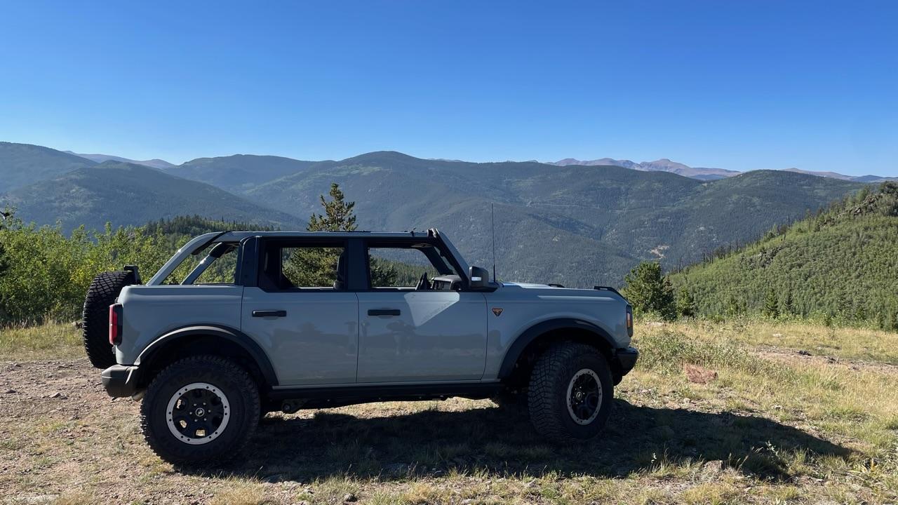 Ford Bronco CACTUS GRAY Bronco Club DEB11EFC-515C-497C-BF89-1D198EE77F0D