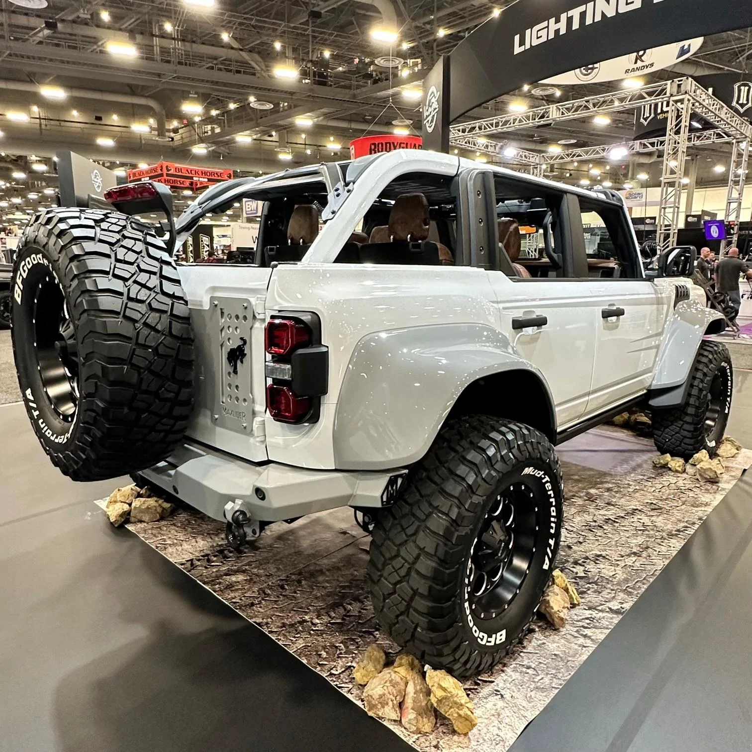 Ford Bronco 📸 Maxlider Bronco Raptor Build With Non-Body Color Painted Fender Flares [SEMA 2022] IMG_0961