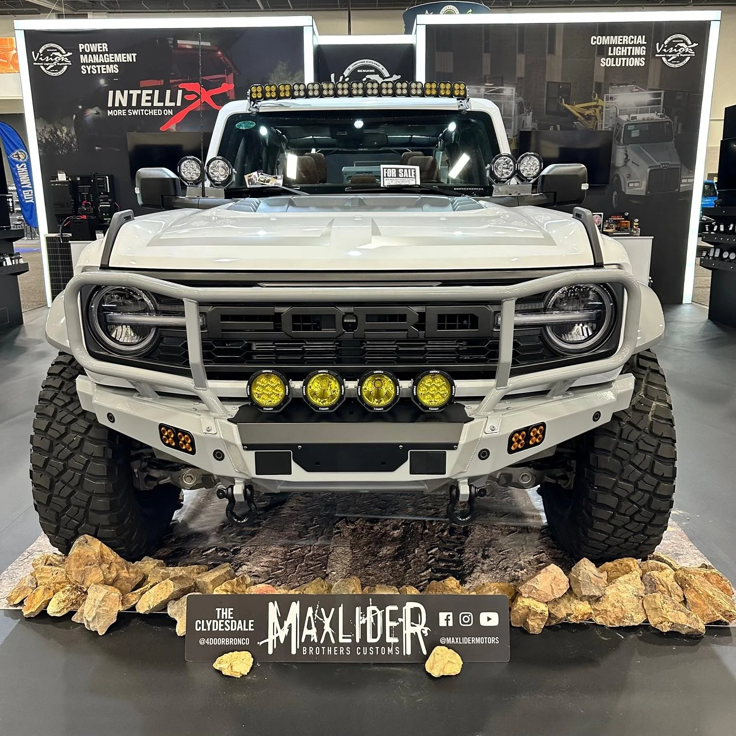 Ford Bronco 📸 Maxlider Bronco Raptor Build With Non-Body Color Painted Fender Flares [SEMA 2022] IMG_0944