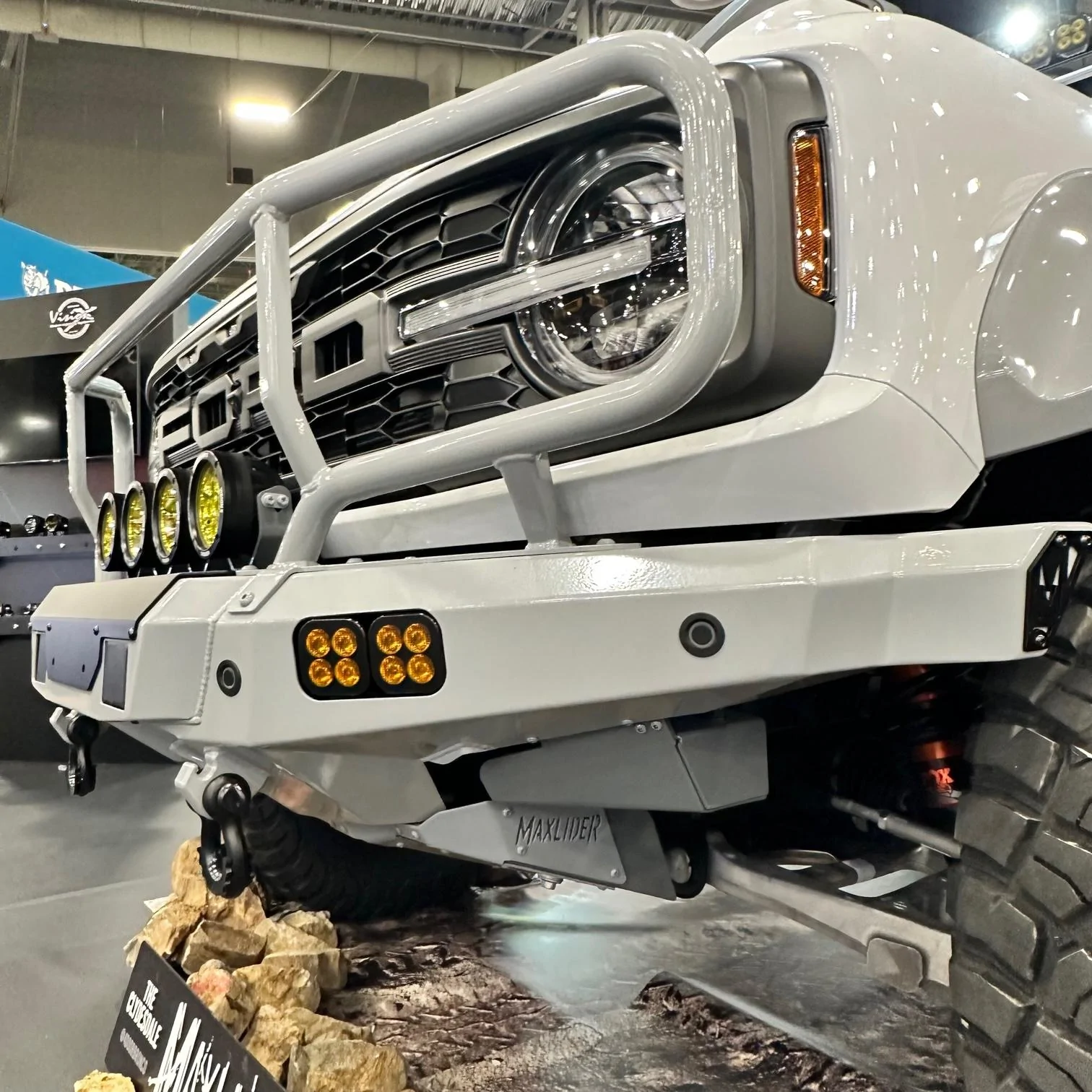 Ford Bronco 📸 Maxlider Bronco Raptor Build With Non-Body Color Painted Fender Flares [SEMA 2022] IMG_0947