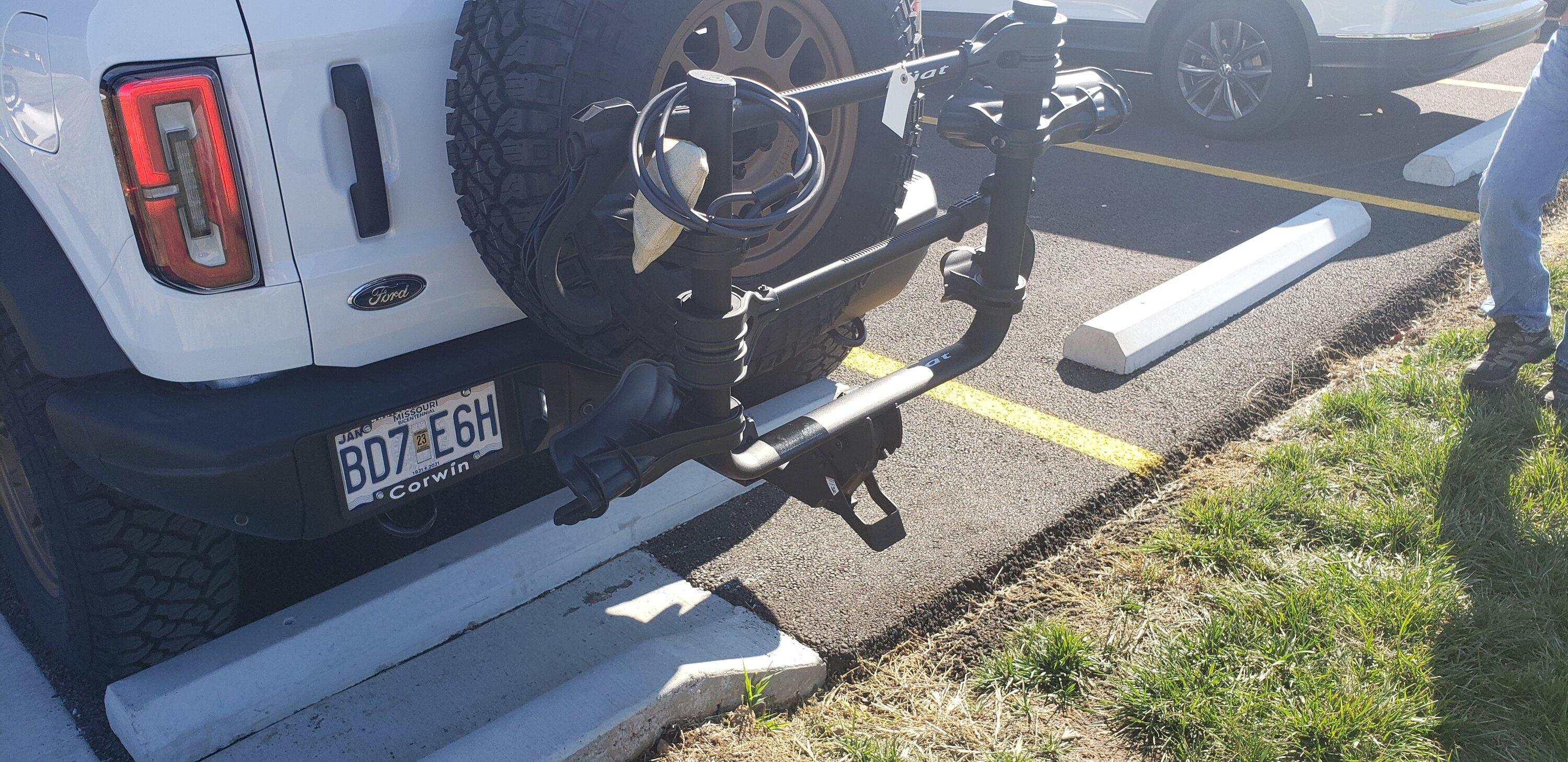 Ford Bronco Bike rack that doesn't block rear camera while folded 20221102_115602